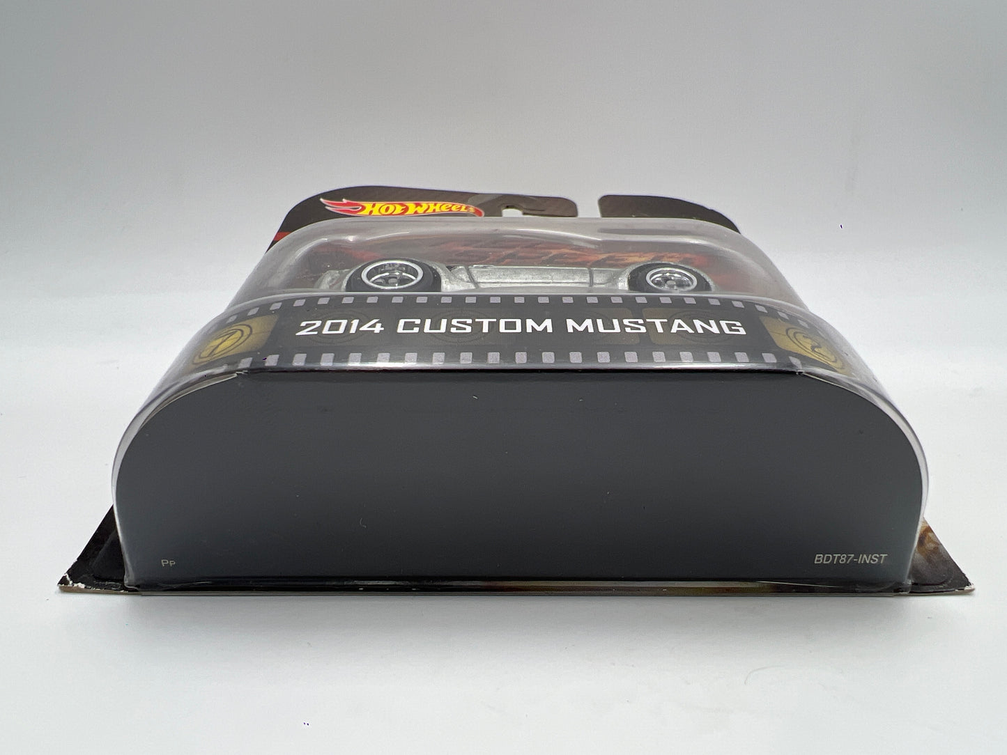 Hot Wheels Retro Entertainment Need For Speed 2014 Custom Mustang Silver W/Protector