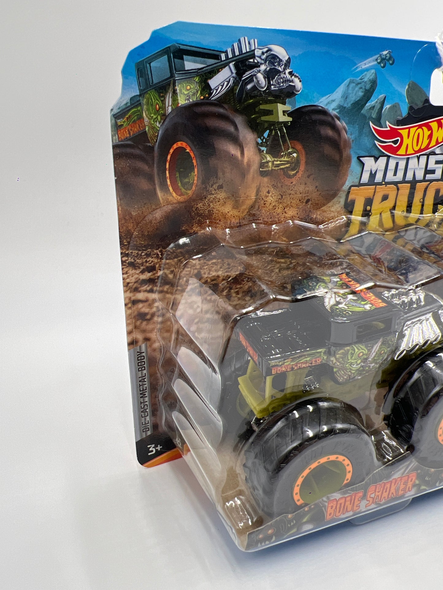 Hot Wheels Monster Trucks Demolition Doubles Bone Shaker Vs Rodger Dodger 136E