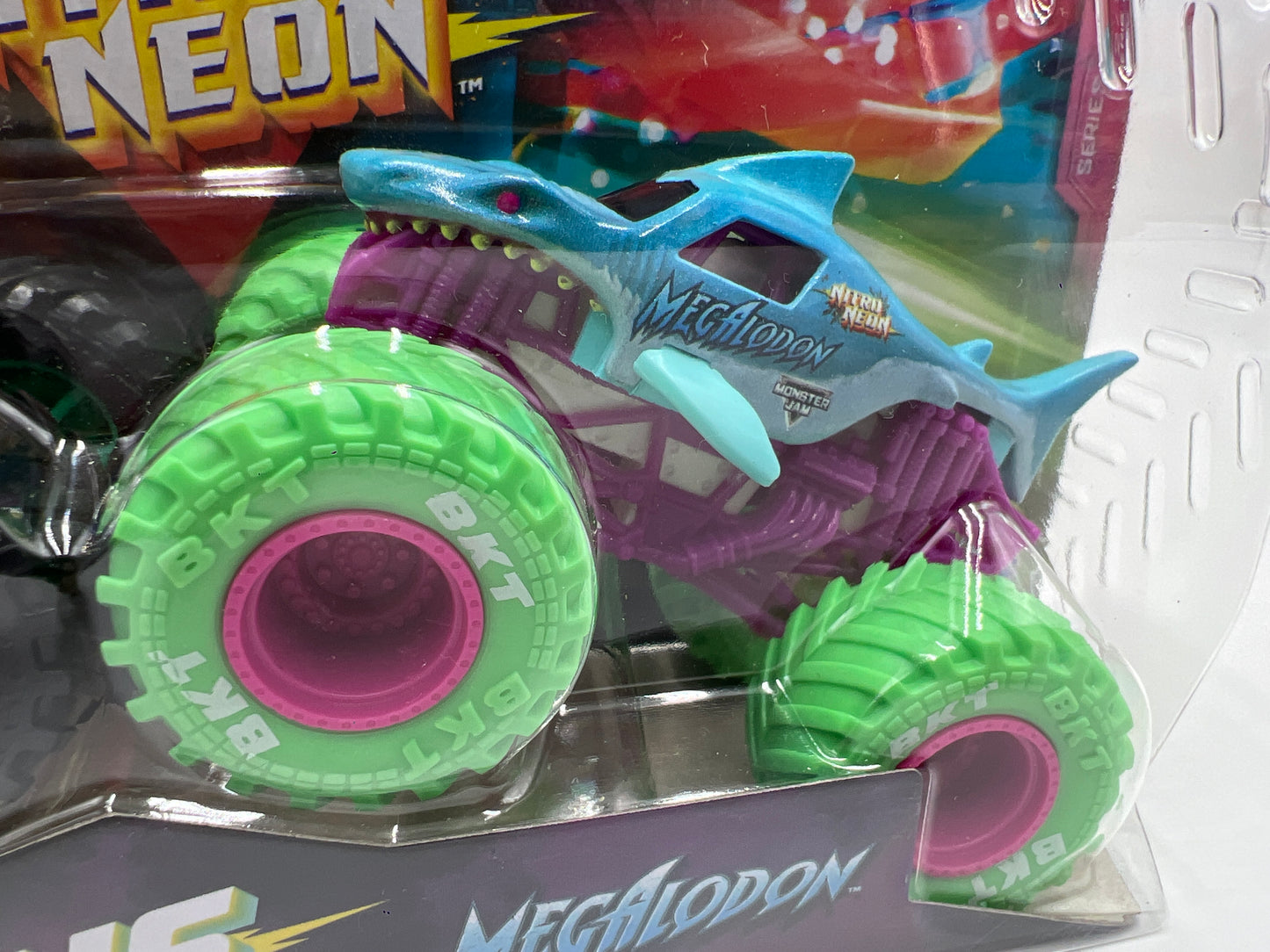 Monster Jam Nitro Neon Series 2 Walmart Exclusive Alien Invasion Vs Megalodon
