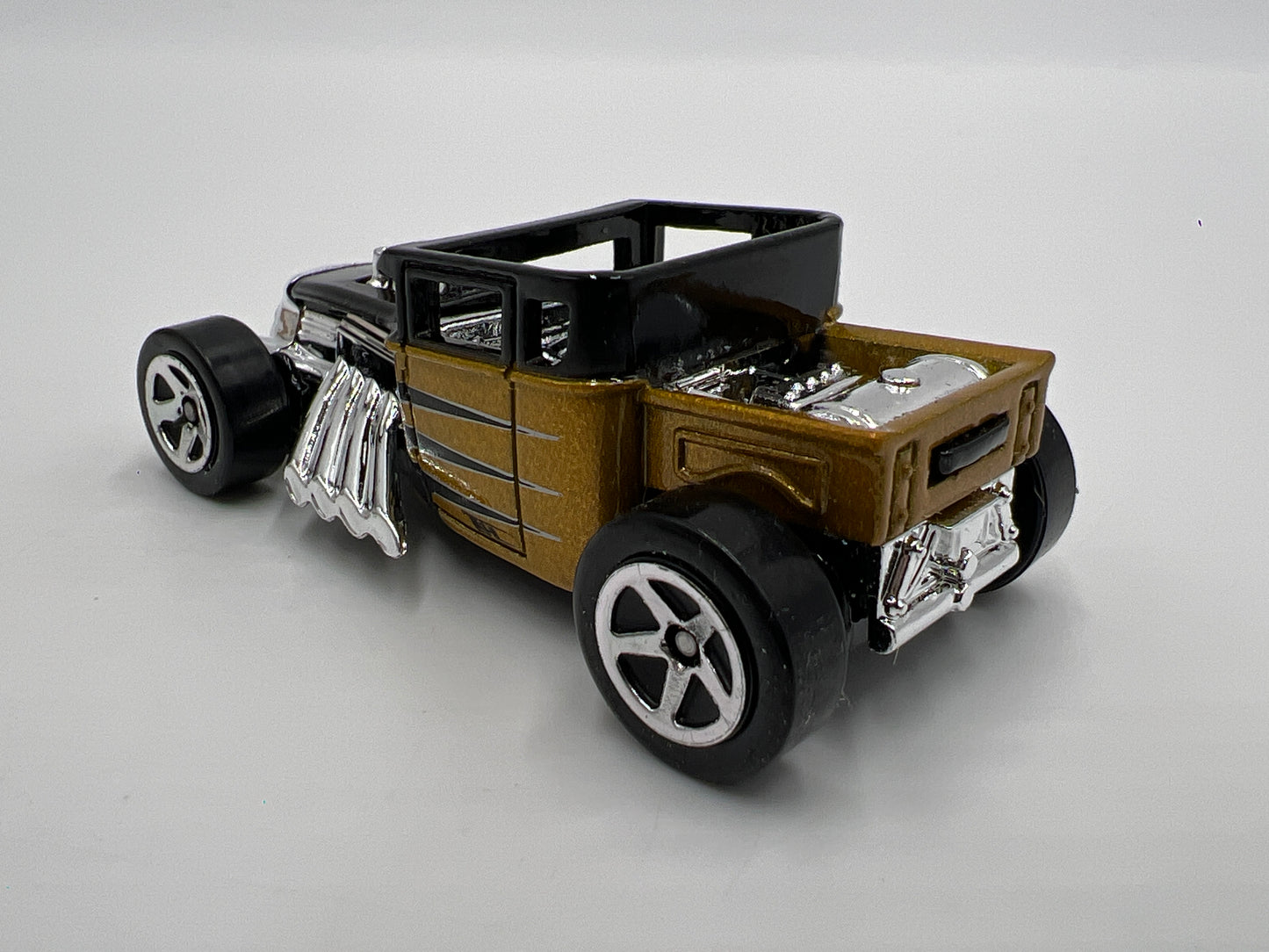 2009 Hot Wheels 1/64 Treasure Hunt Bone Shaker Black/Gold Loose