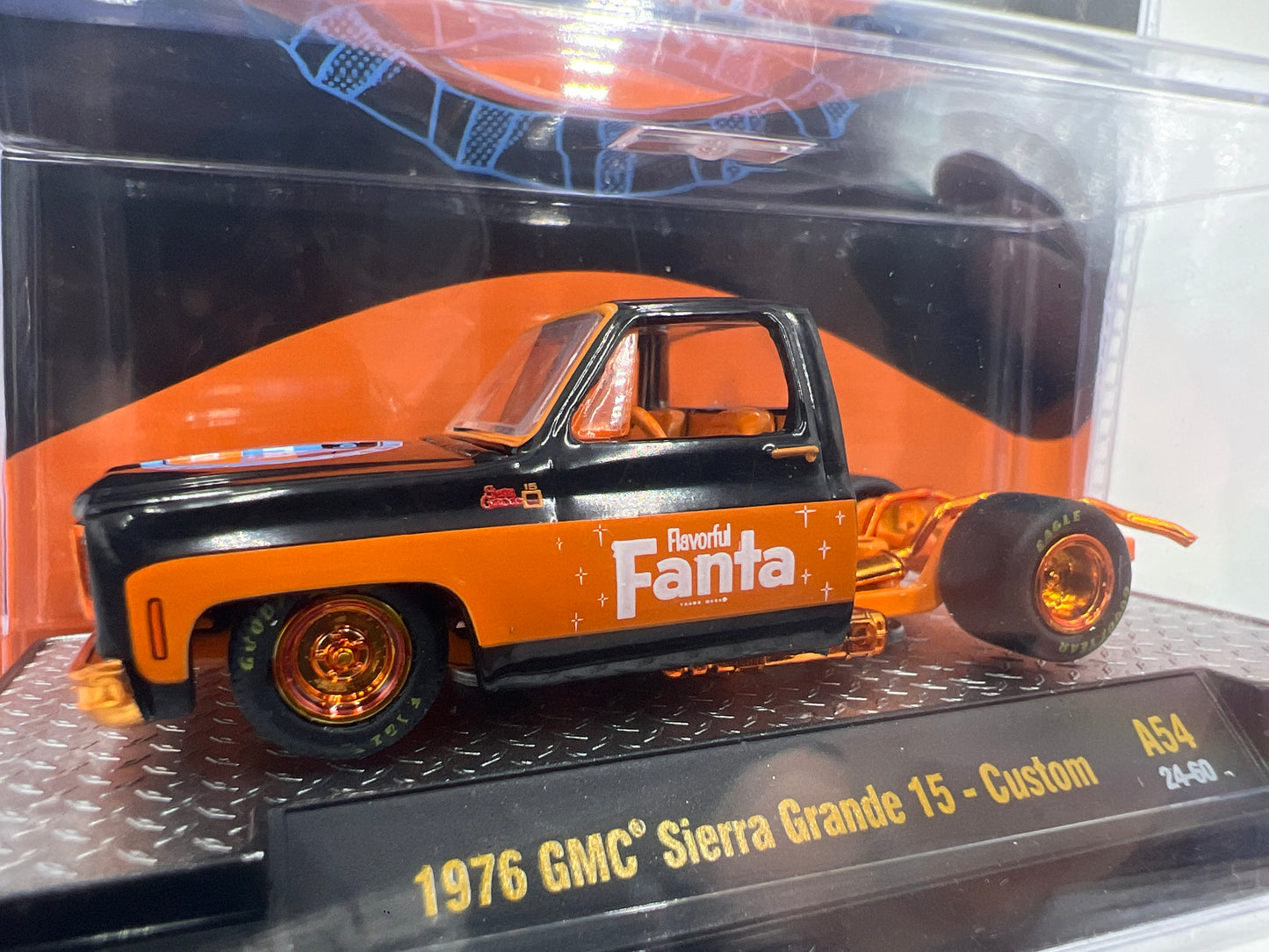 2025 M2 Machines Coca Cola CHASE Fanta 1976 GMC Sierra Grande 15 Custom A54