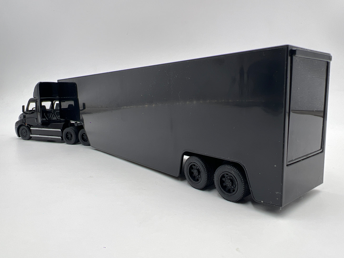 Kinsmart 1/62 Scale Freightliner eCascadia W/Container Black