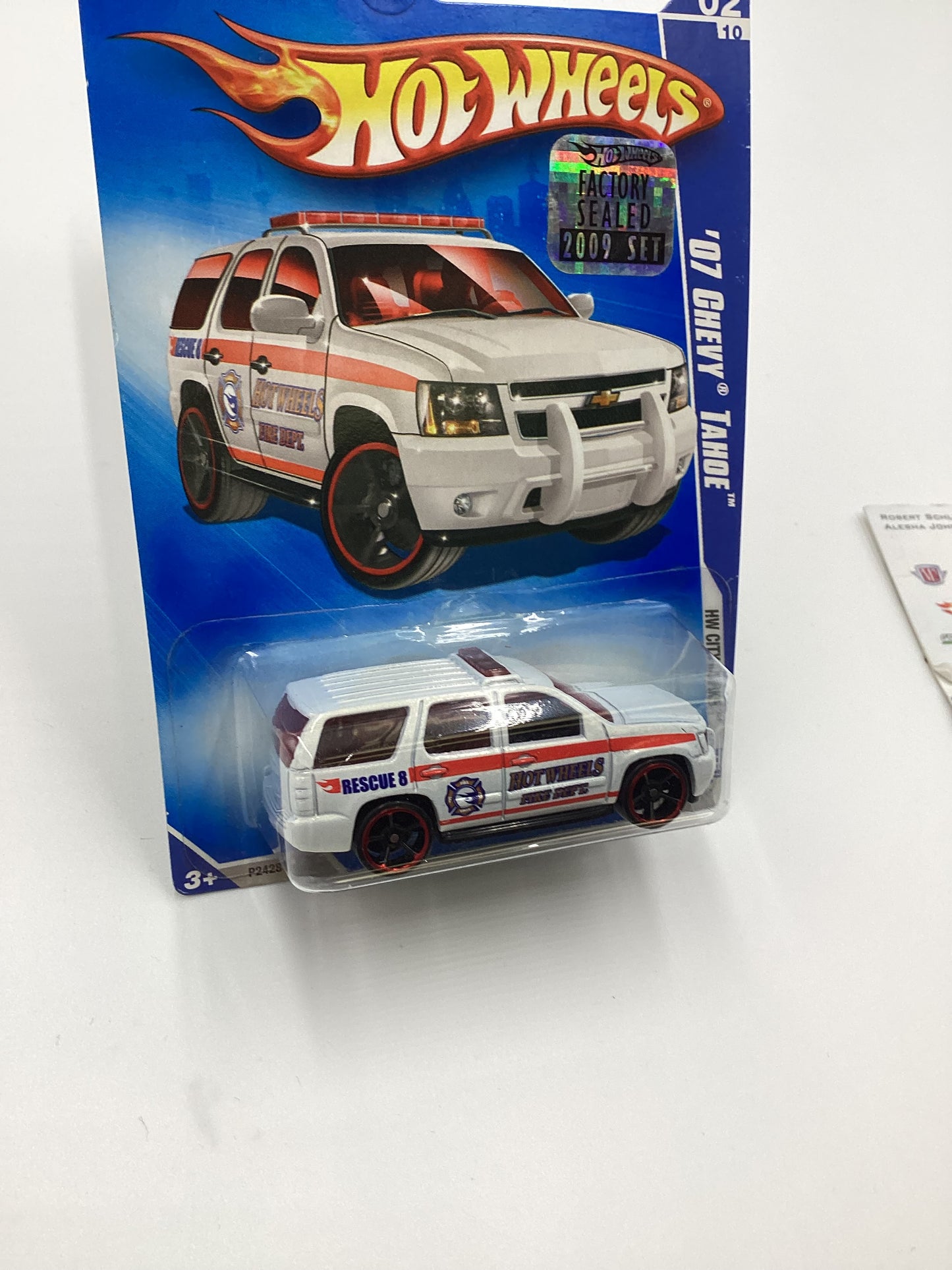 2009 Hot Wheels #108 07 Chevy Tahoe Fire Dept. White 17C Factory Sealed