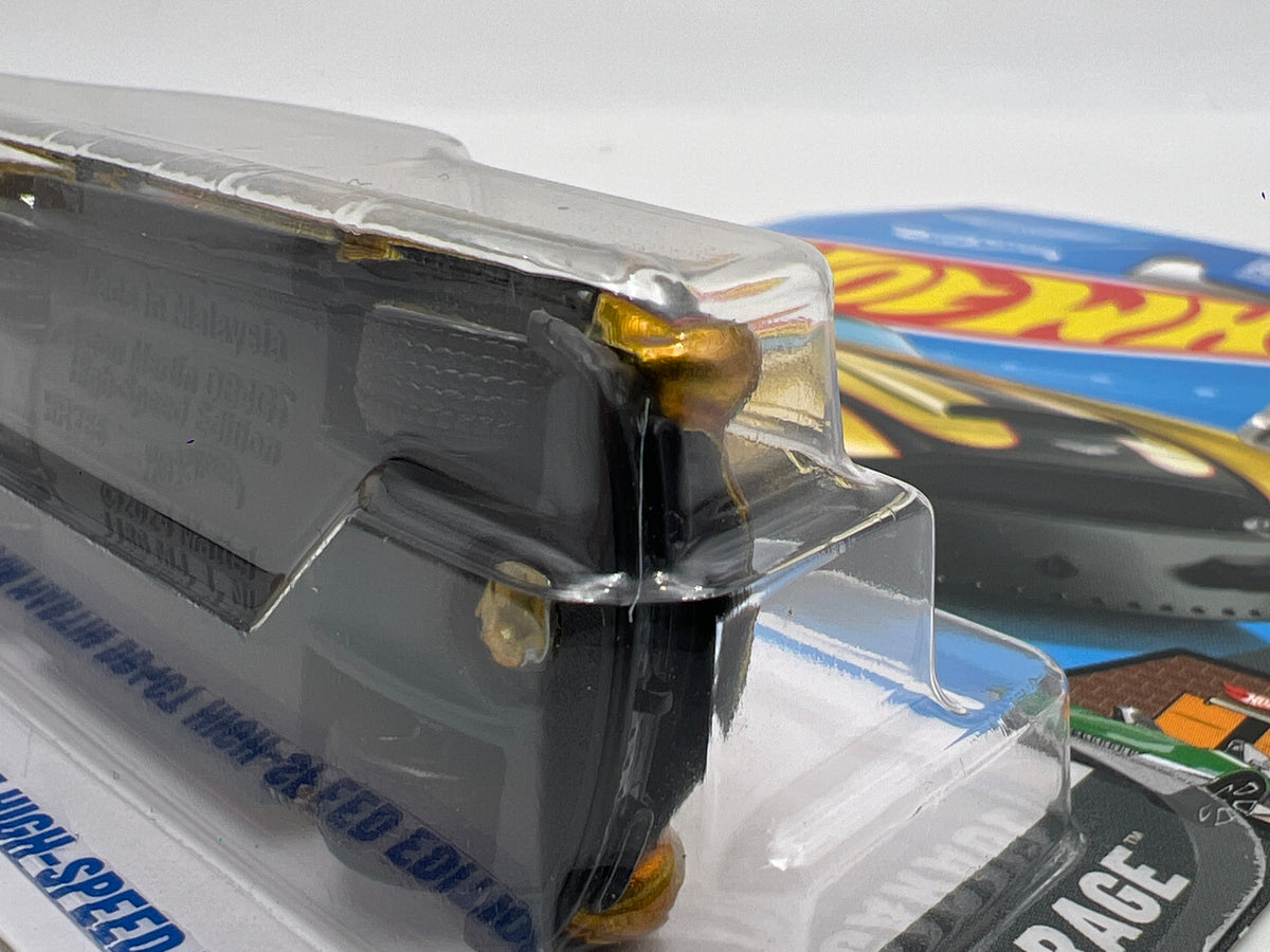 2025 Hot Wheels Factory Sealed Super Treasure Hunt & Mainline #107 Aston Martin DB4GT W/Protector Cracked Blister
