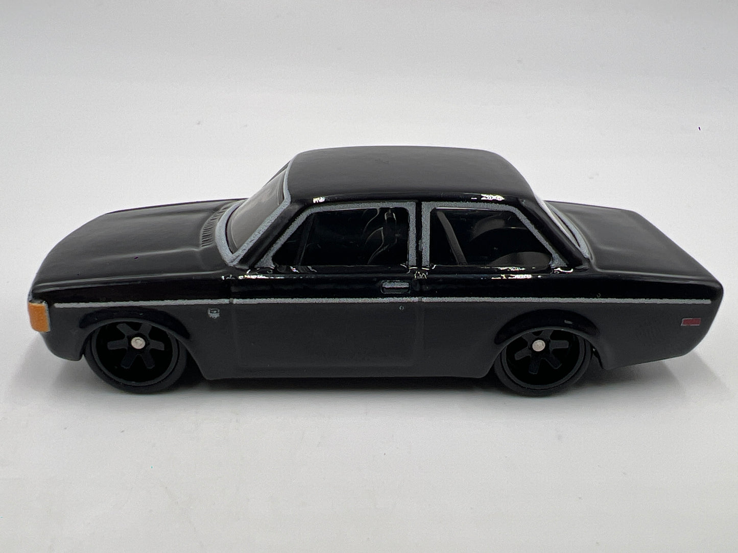 Hot Wheels Premium Car Culture CHASE Auto Strasse #0 73 Volvo 142 GL Black Loose
