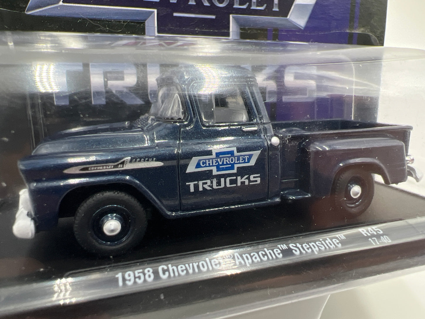 M2 Machines Auto Drivers 1958 Chevrolet Apache Stepside Dark Blue R45 192H