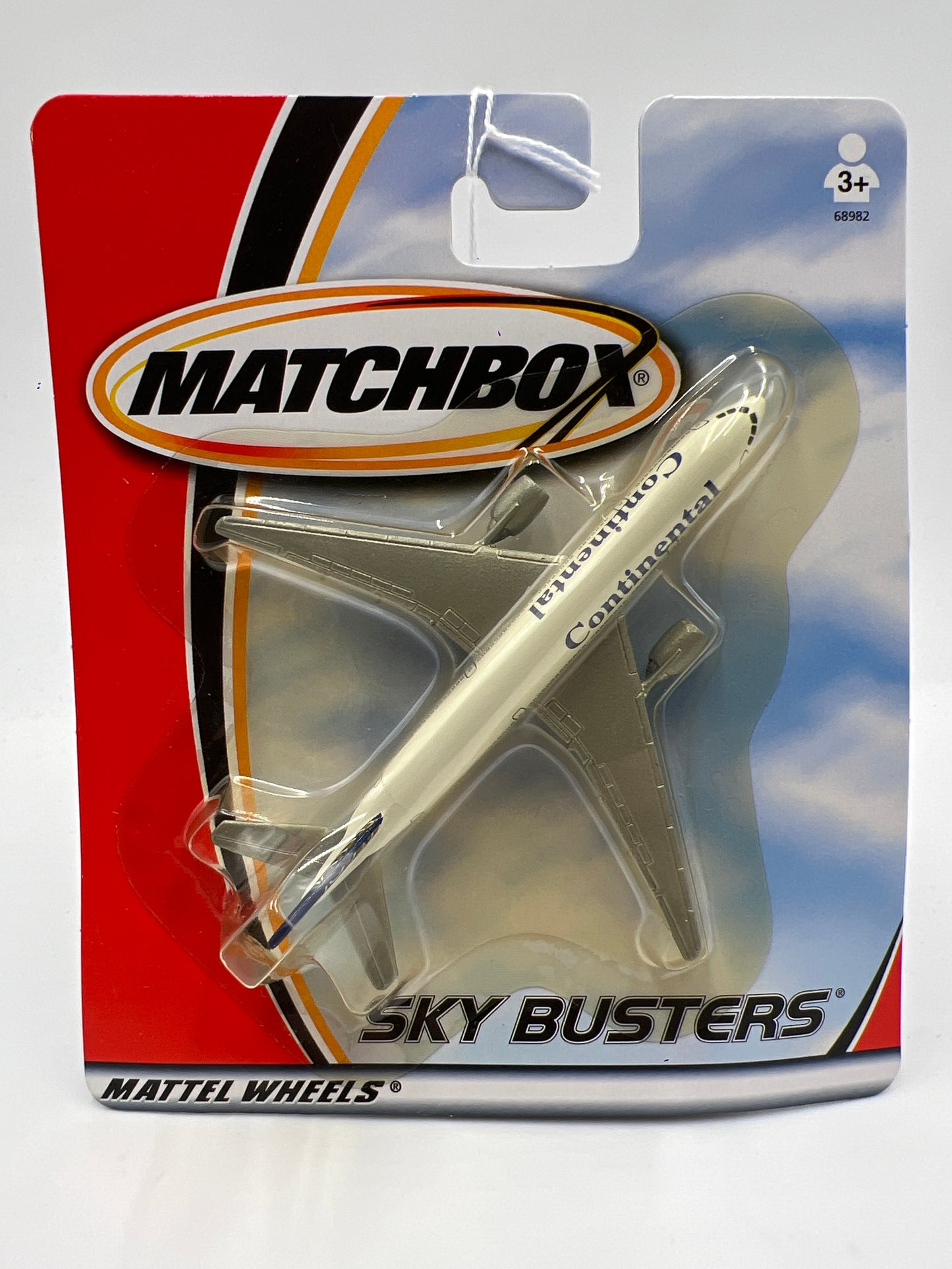Matchbox Sky Busters Commercial Continental Airlines Boeing 777-200 White WW3