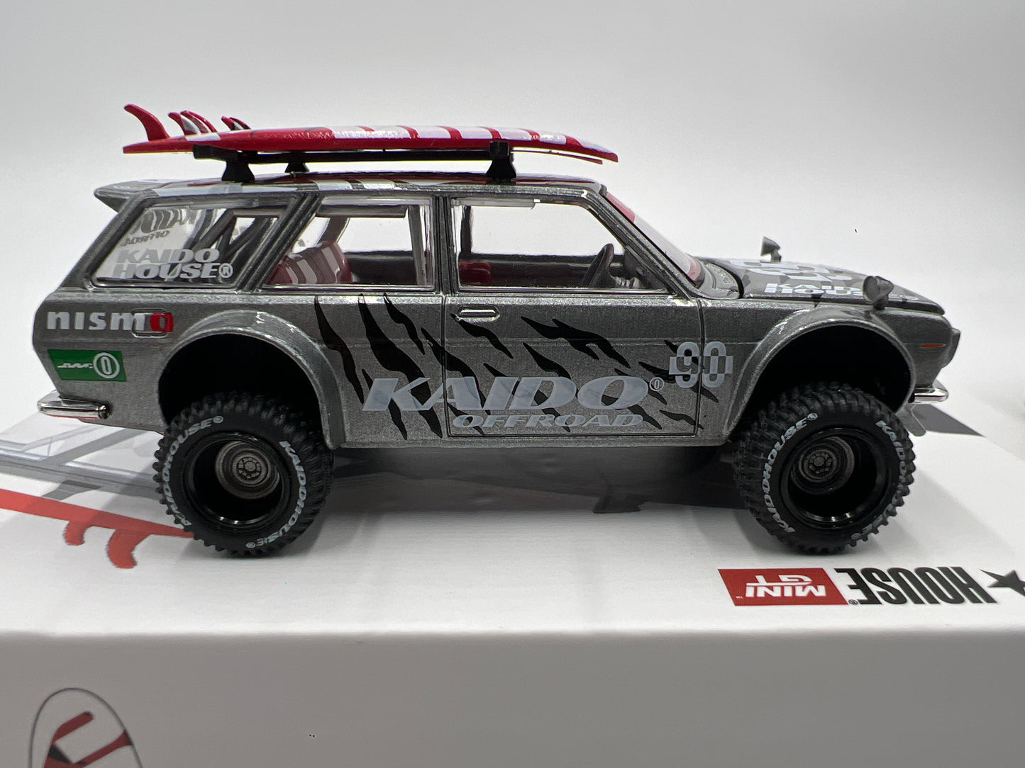 Mini GT x Kaido House #121 Datsun 510 Wagon 4x4 W/Surfboards