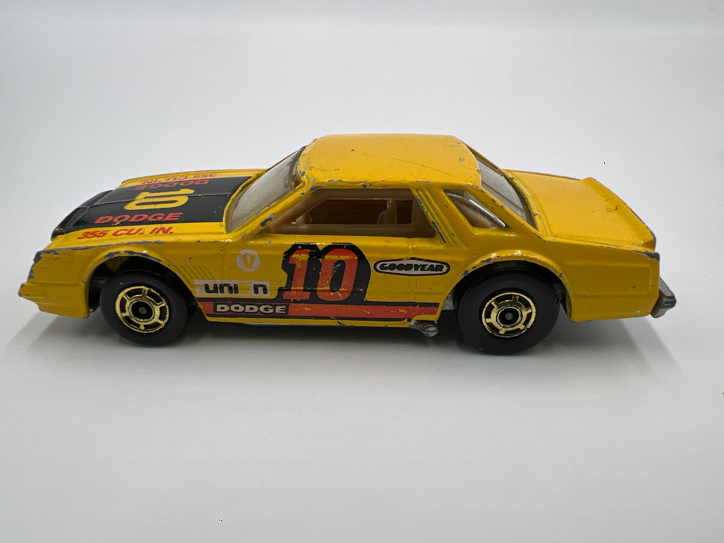 Hot Wheels The Hot Ones Blackwall Mirada Stocker #10 Yellow Loose