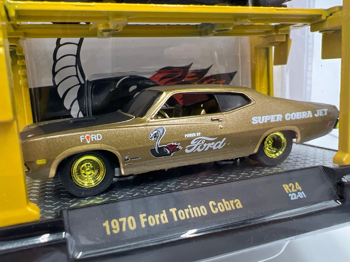 M2 Machines Auto-Lift 2 Pack CHASE 1970 Ford Torino Cobra R24