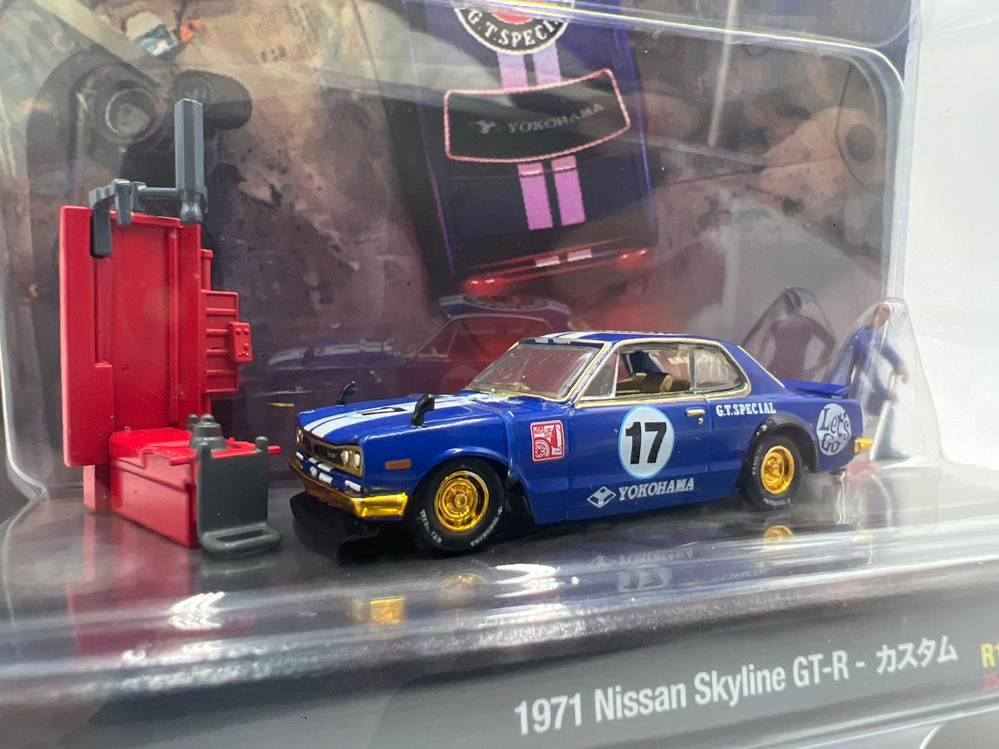 M2 Machines R18 Diorama Yokohama CHASE 1971 Nissan Skyline GT-R Blue