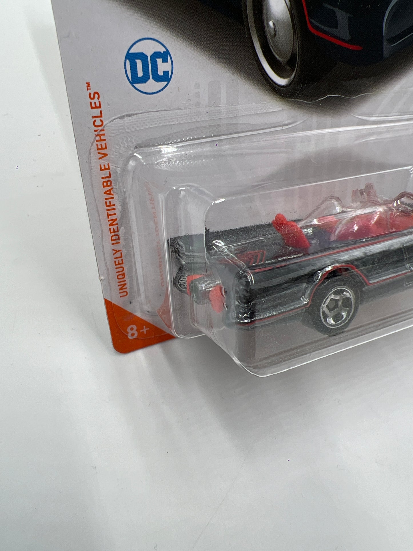 Hot Wheels iD Chase 6/8 TV Series Batmobile 160H