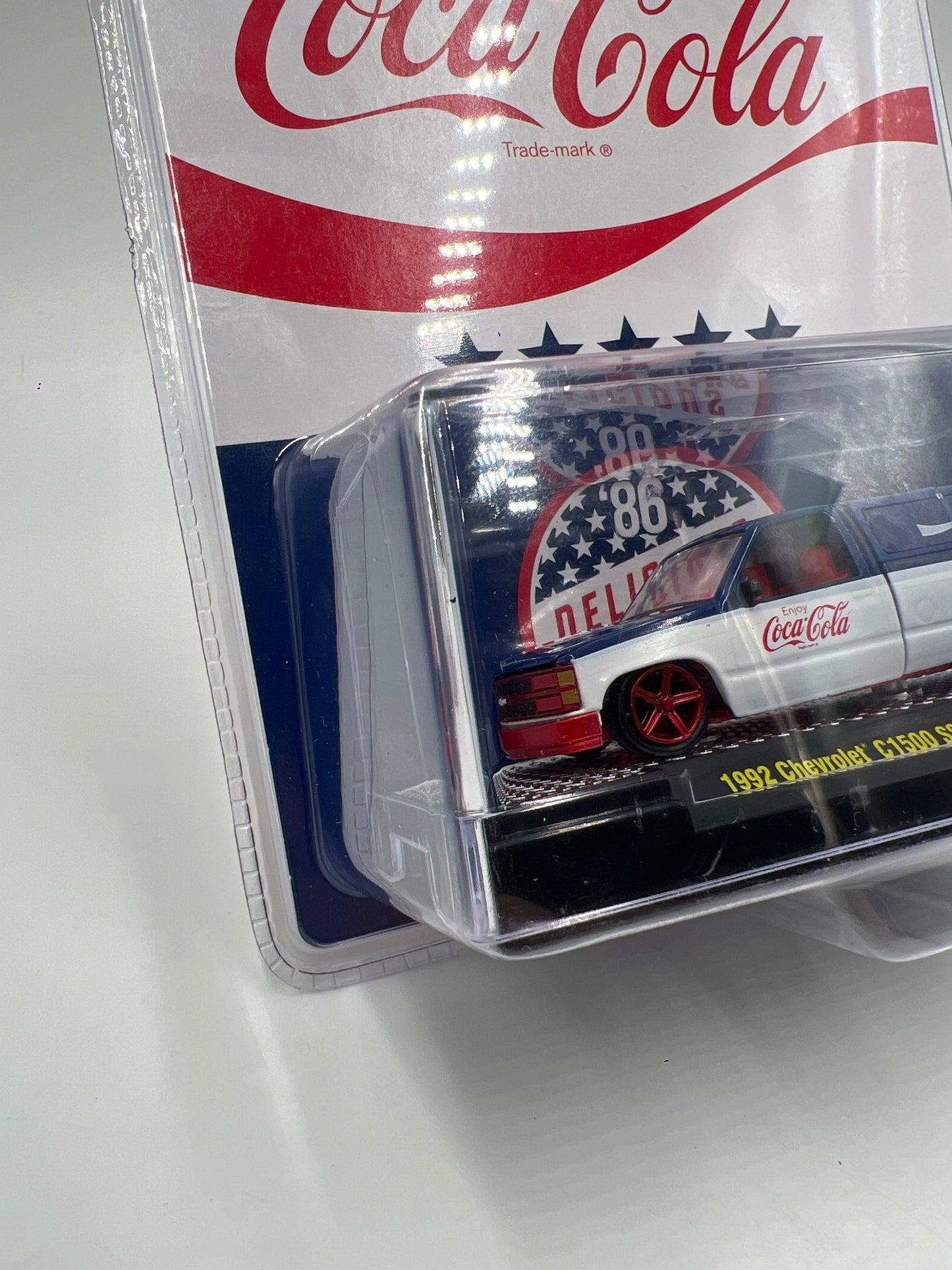 M2 Machines Coca Cola CHASE 1992 Chevrolet C1500 SS 454 Blue/White A31
