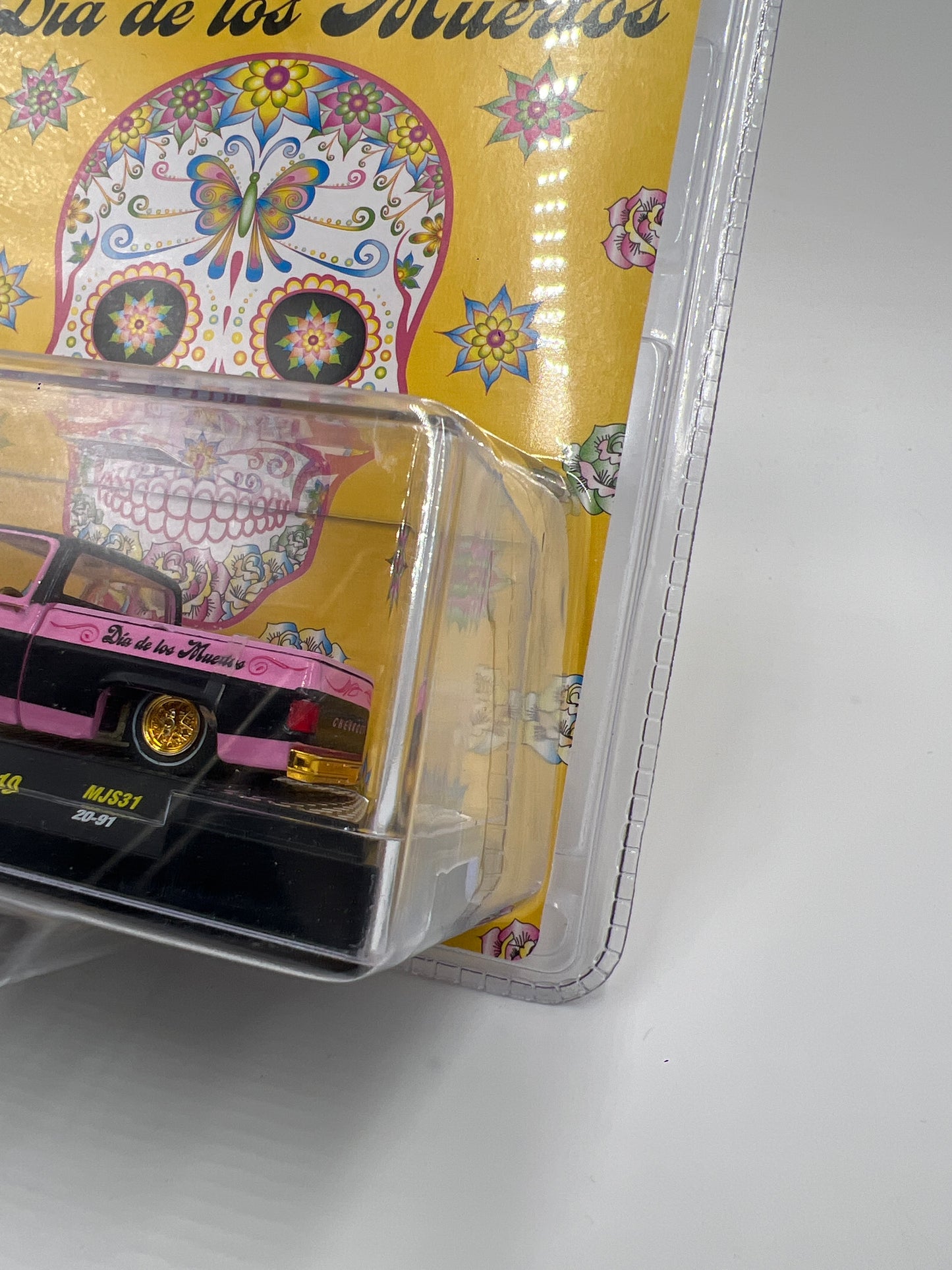 M2 Machines MiJo Exclusives CHASE 1/500 Dia De Los Muertos 1973 Chevrolet Custom Deluxe 10 MJS31