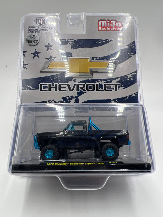 M2 Machines MiJo Exclusives CHASE 1973 Chevrolet Cheyenne Super 10 4x4 Black/Blue MJS34