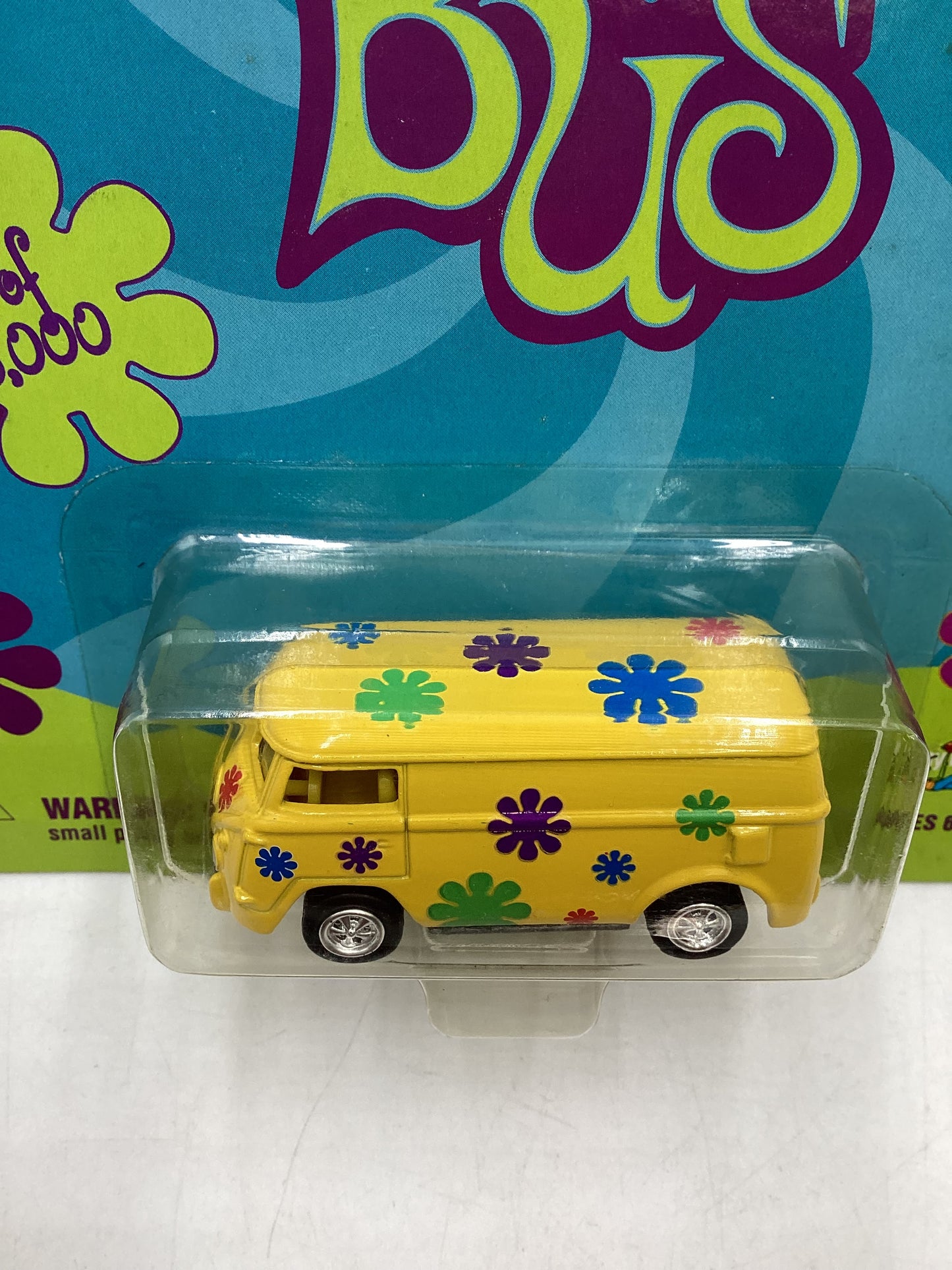 Johnny Lightning Luv Bus Yellow 1/5000 227A