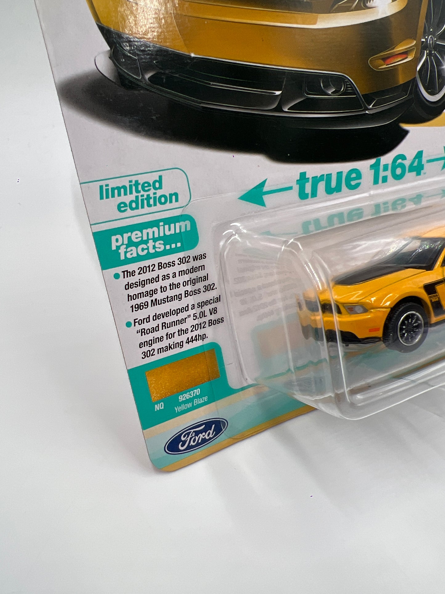 2025 Auto World Modern Muscle Release 1 Version A 2012 Ford Mustang Boss 302 Yellow 184E