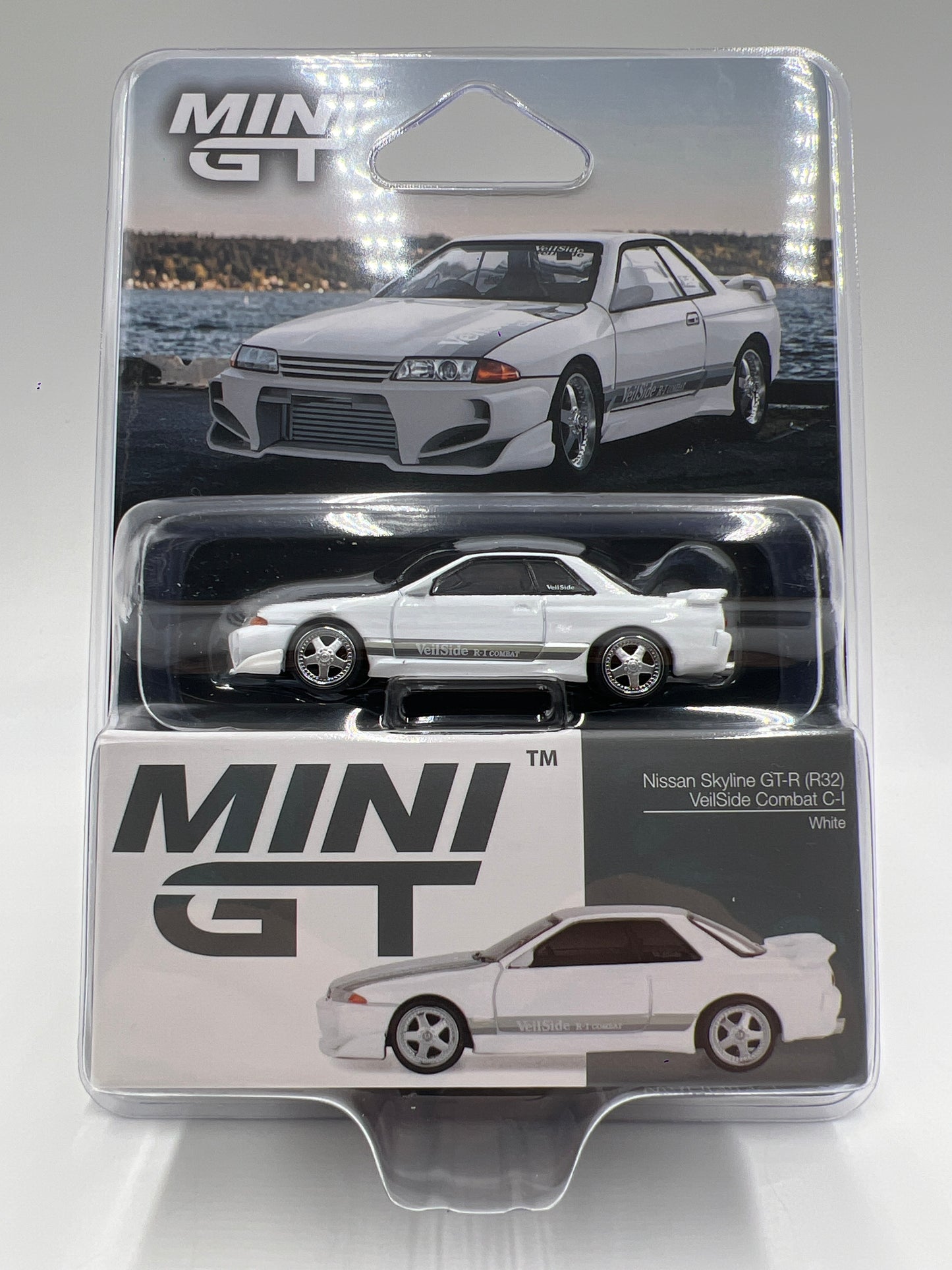 Mini GT #1066 Nissan Skyline GT-R R32 VeilSide Combat C-I White