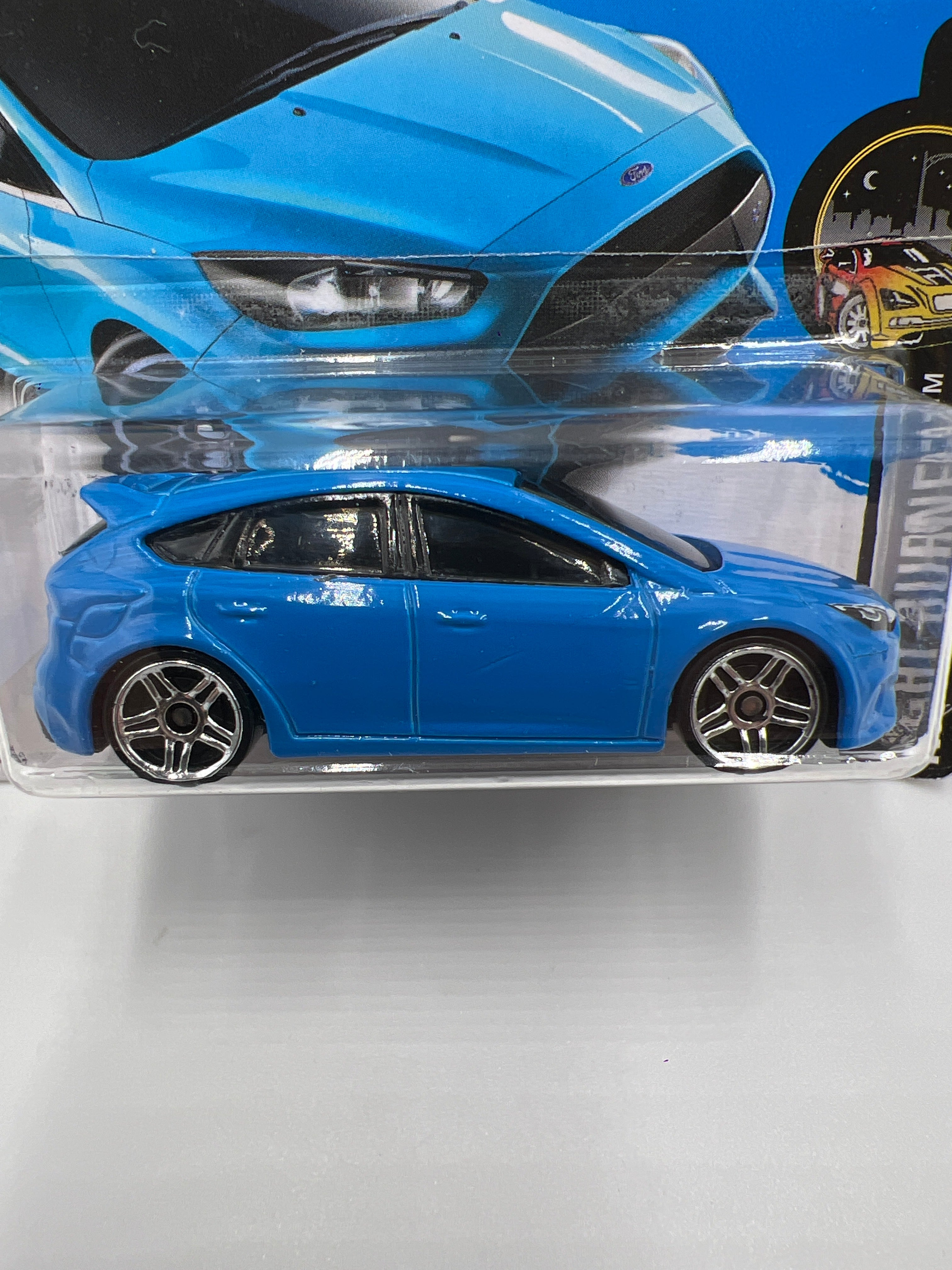 2016 Hot Wheels Night Burnerz #90 16 Ford Focus RS Blue Short Card
