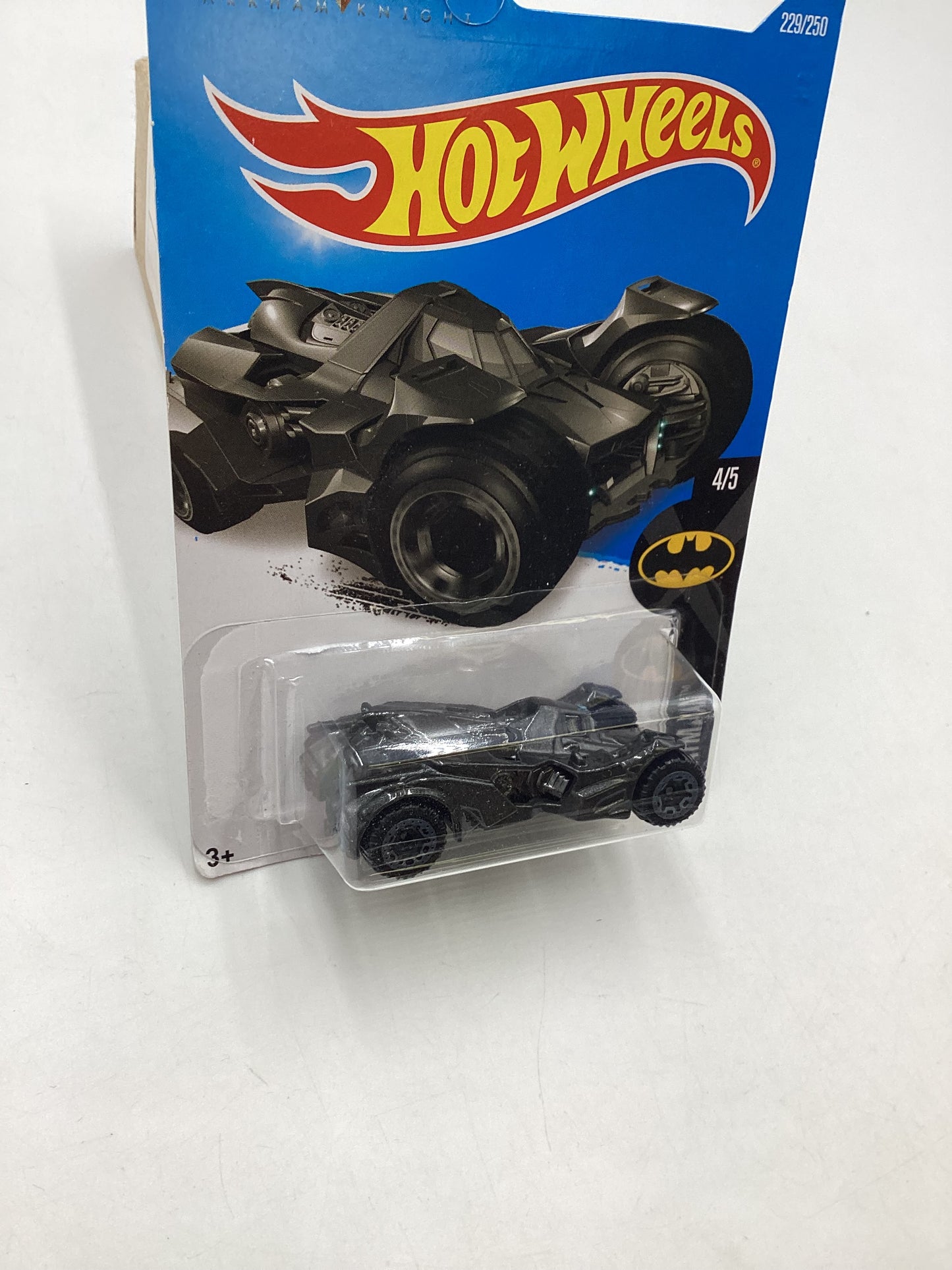 2016 Hot wheels #229 Batman Arkham Knight Batmobile 114H