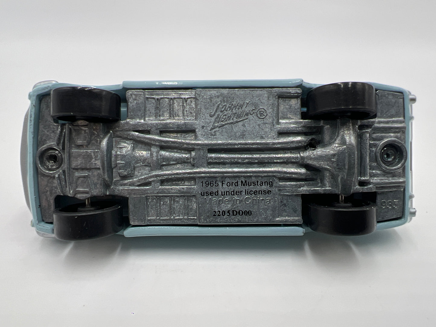 Johnny Lightning 1/64 1965 Ford Mustang Light Blue