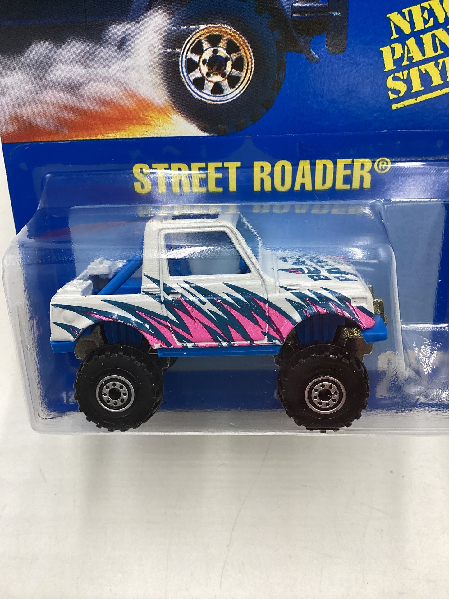 Hot Wheels Blue Card Collector No. 252 Street Roader CT White Wheels 239D