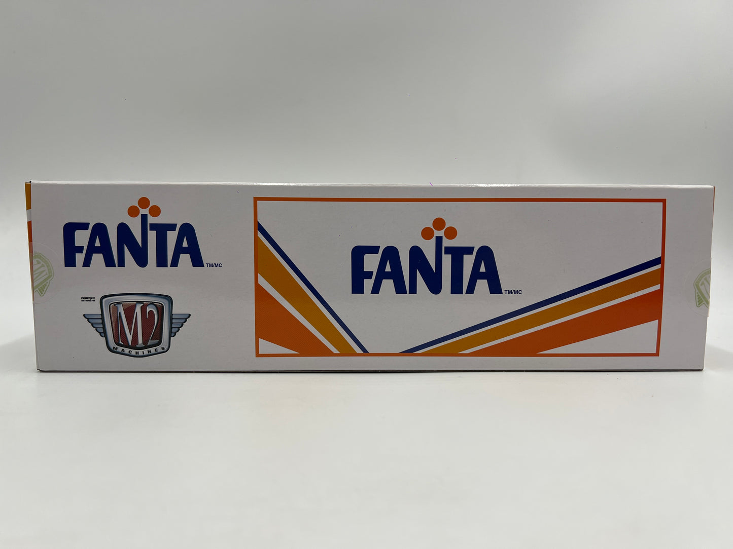 M2 Machines Auto Haulers CHASE Fanta 1958 Chevrolet C60 Truck & 1973 Chevrolet Cheyenne Super 10 4x4 TW09