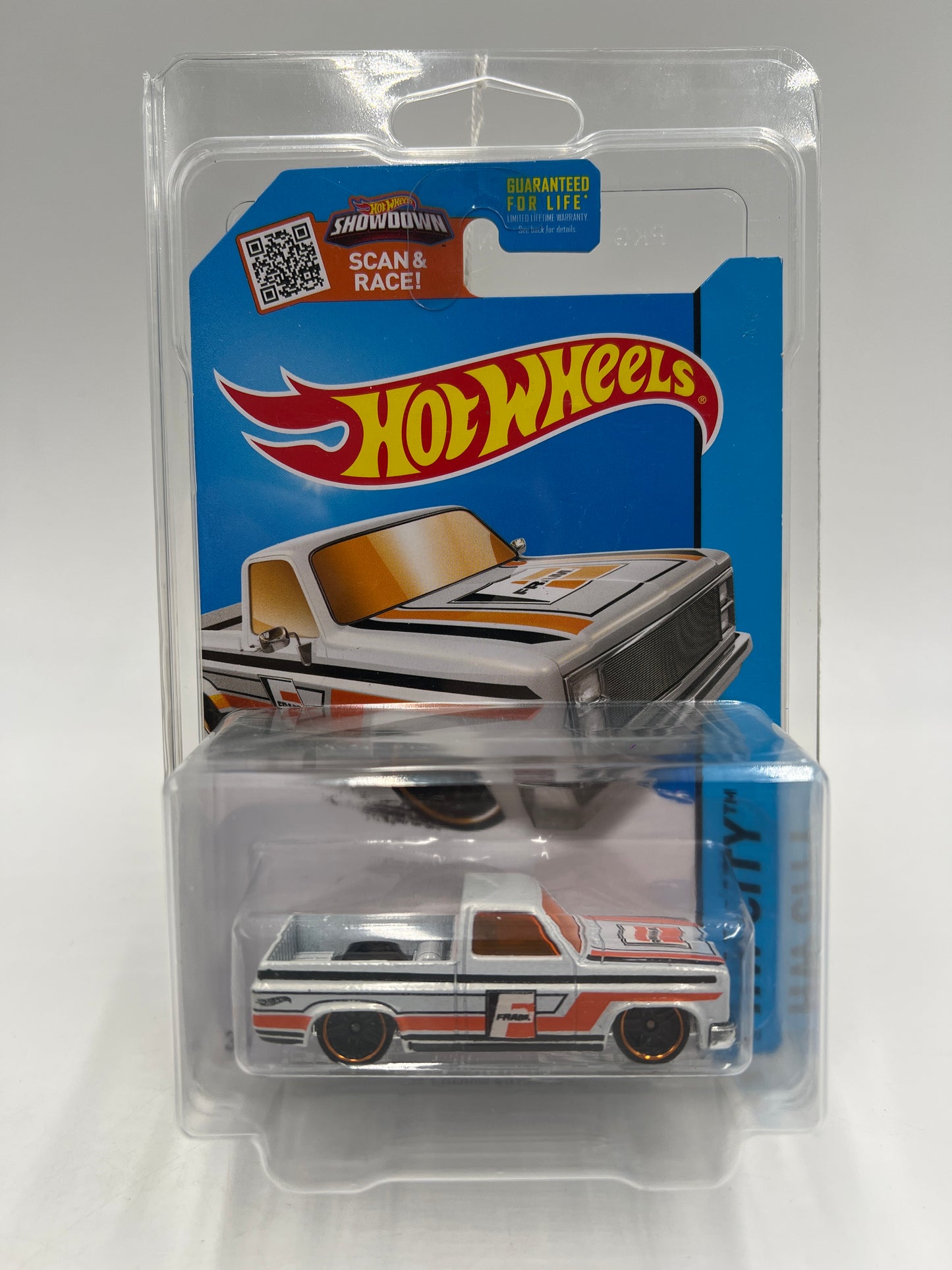 2015 Hot Wheels Toys R Us #16 83 Chevy Silverado Fram White W/Protector