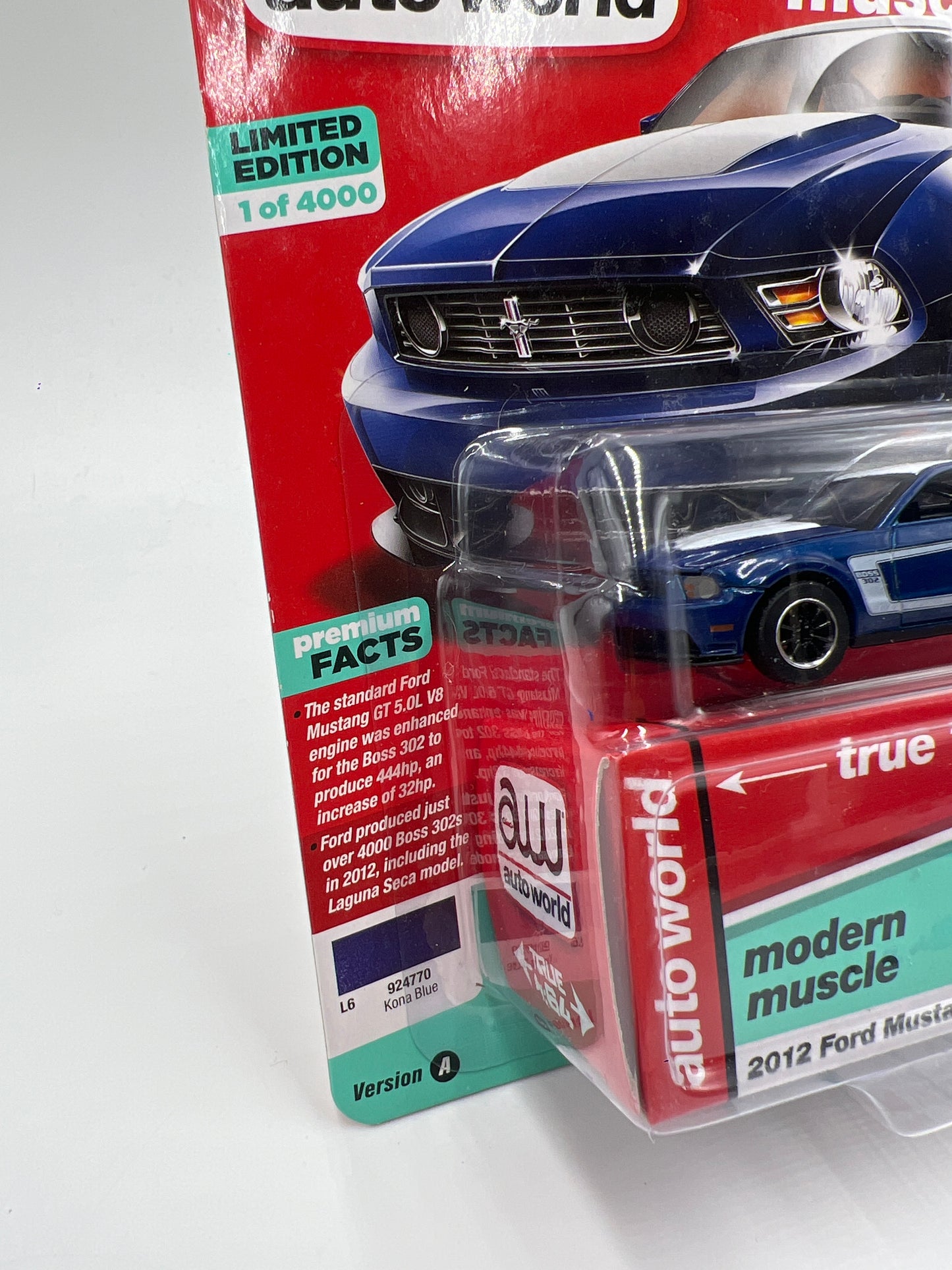 Auto World Modern Muscle Release 1 Version A 2012 Ford Mustang Boss 302 Blue