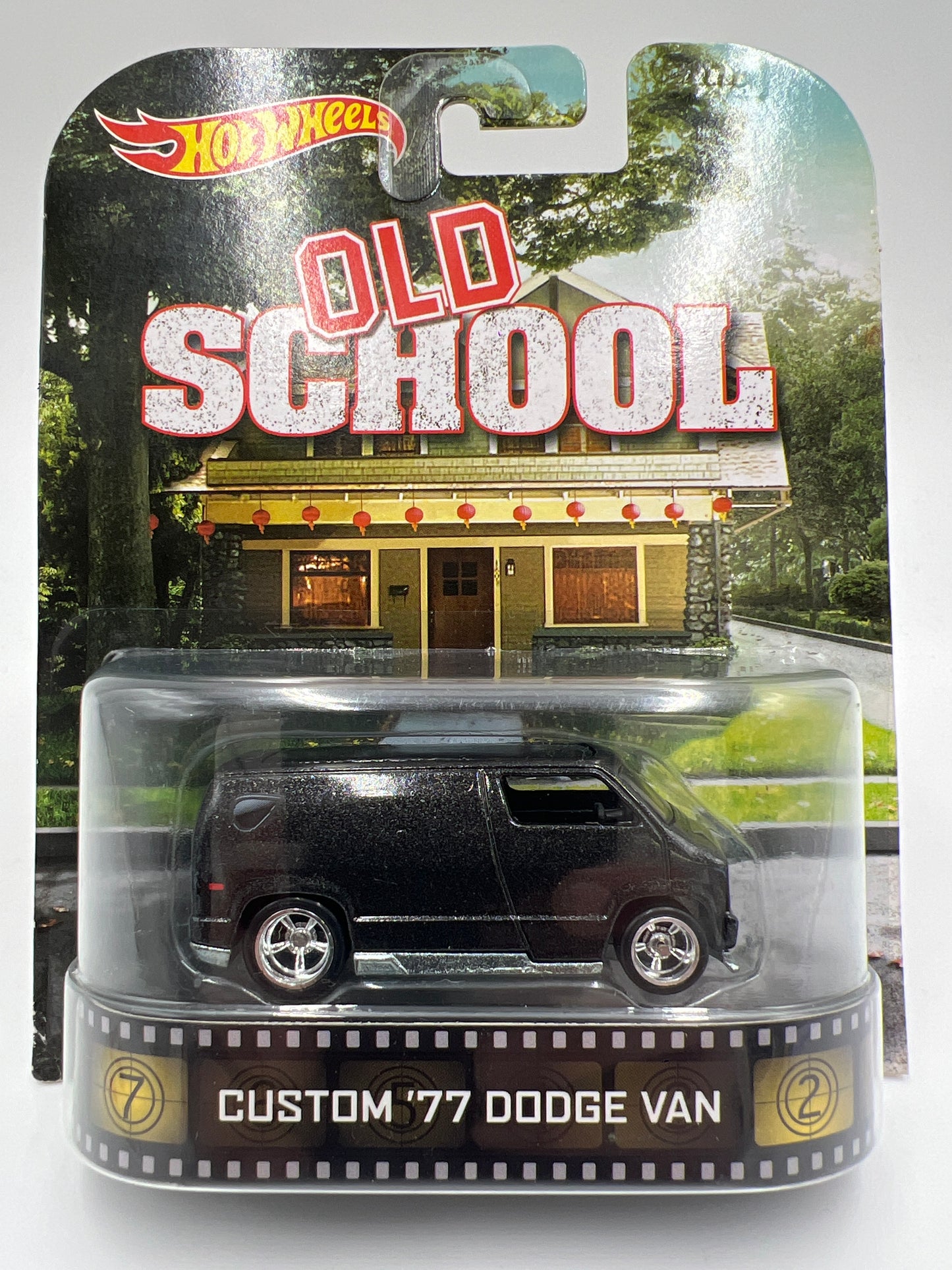 Hot Wheels Retro Entertainment Old School Custom 77 Dodge Van Black W/Protector