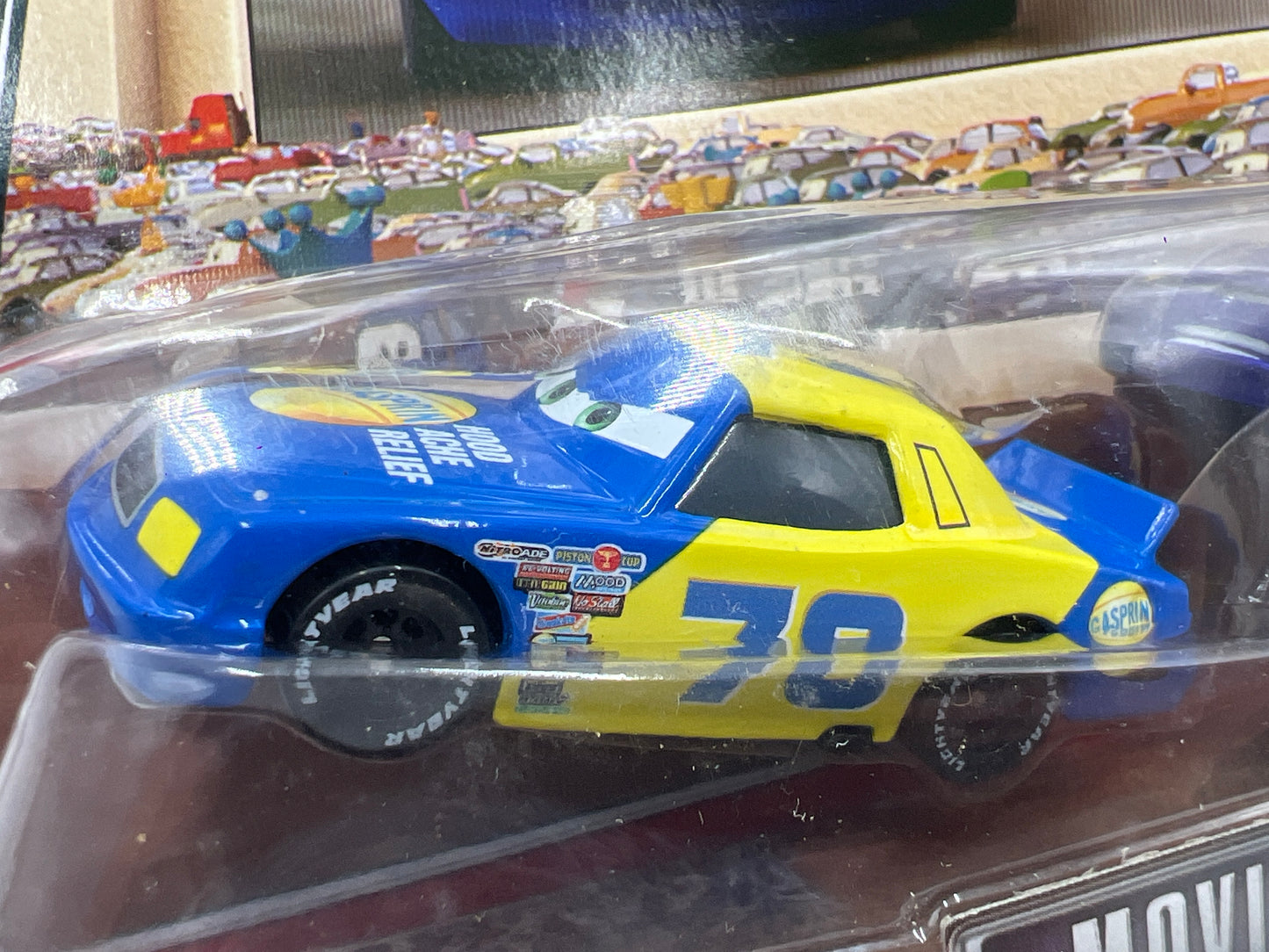 Disney Pixar The World Of Cars 2 Pack Movie Moments Gasprin & Tow Cap 142H