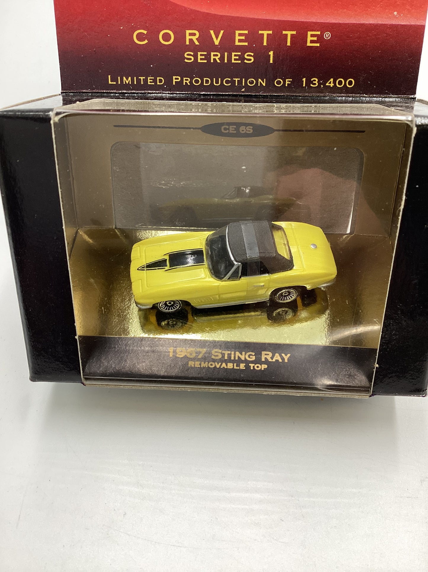 Micro Machines Collectors Edition Corvette Series 1 1967 Sting Ray Yellow 1/13400 SR CE 65