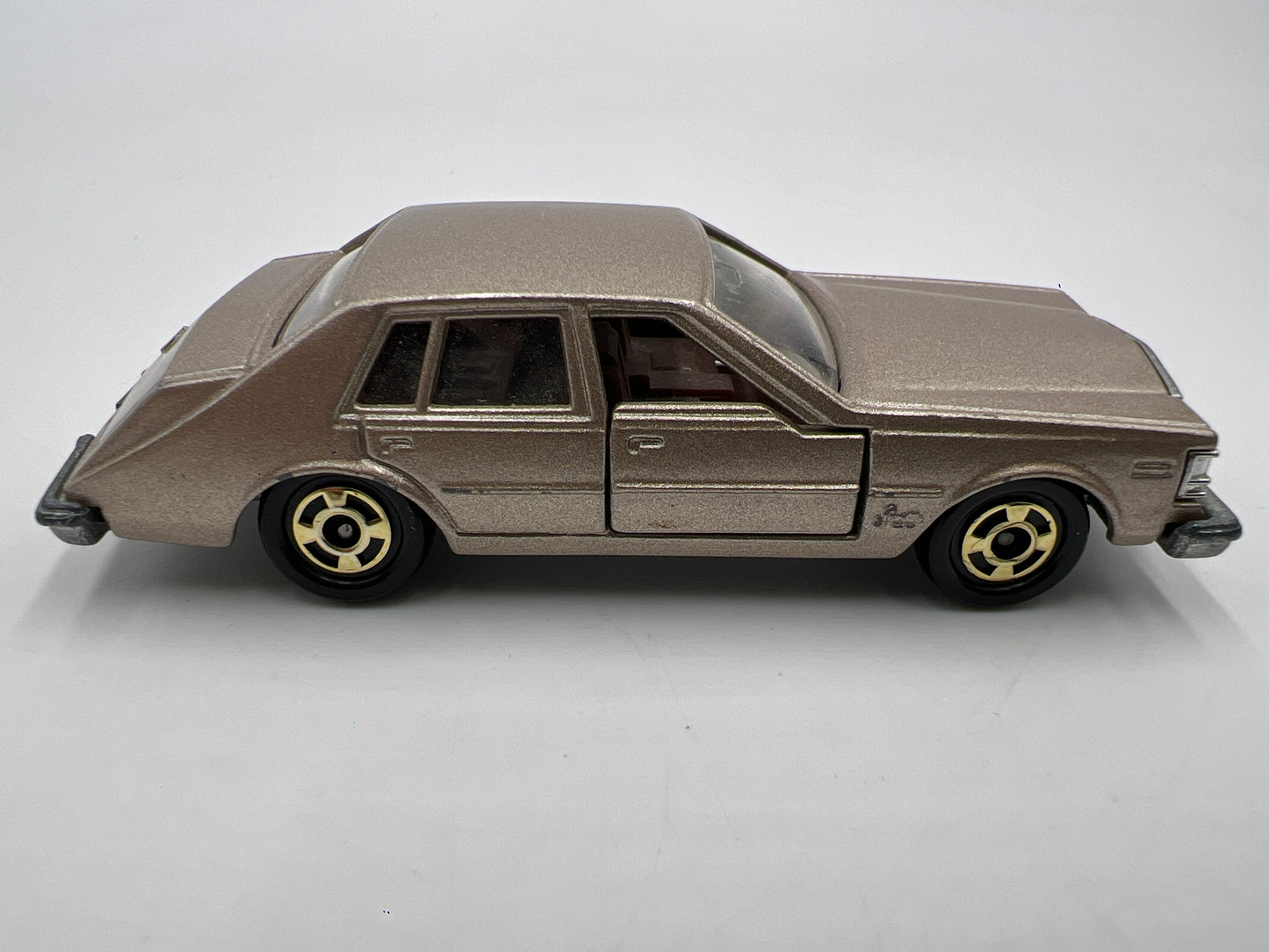 Tomica No. F45 Cadillac Seville Gold Loose