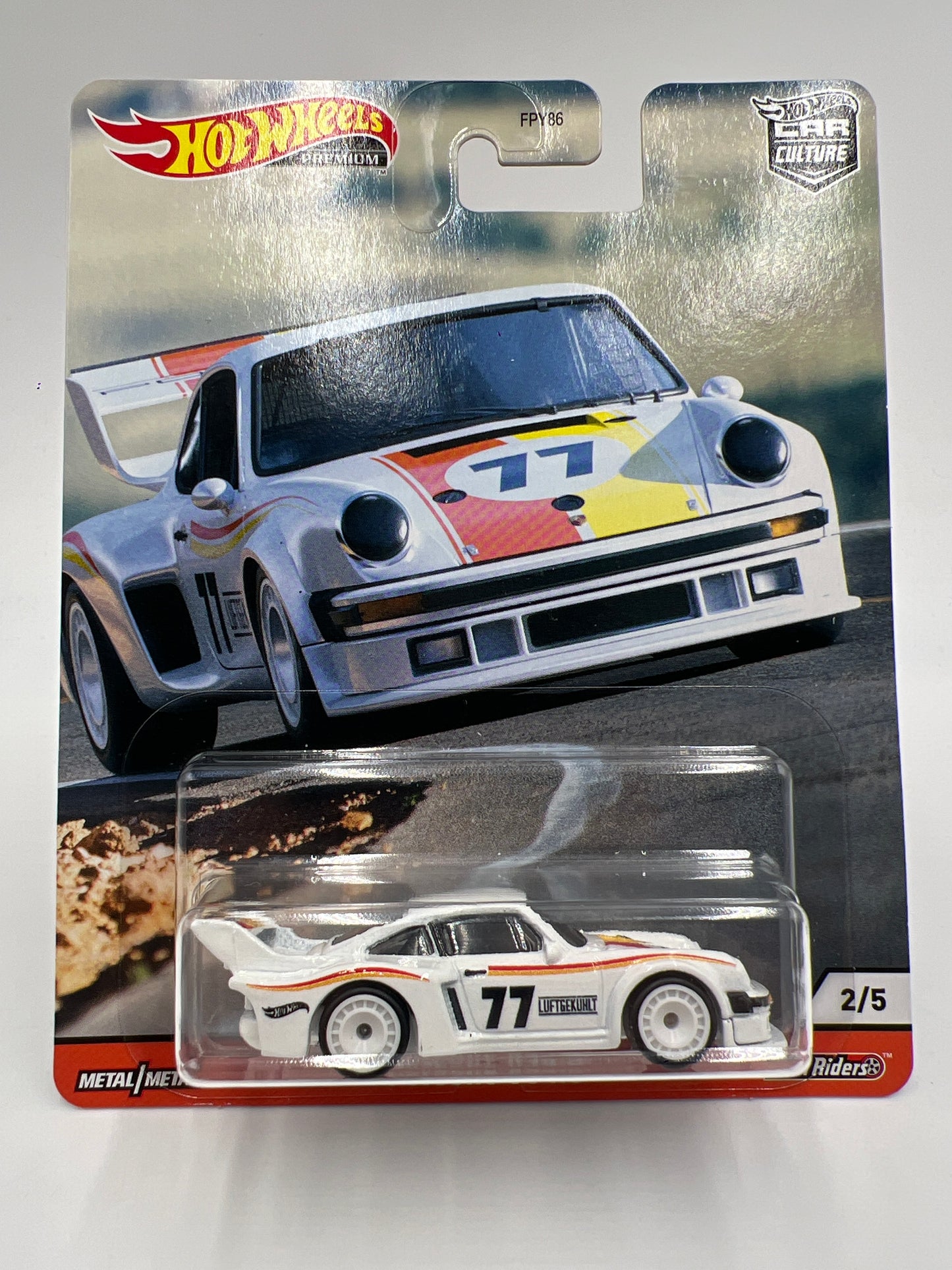 Hot Wheels Premium Thrill Climbers #2 Porsche 934.5 White W/Protector