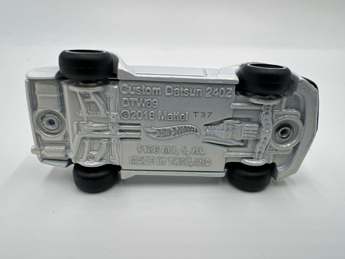 Hot Wheels 1/64 Premium Diorama Set Custom Datsun 240Z White Loose