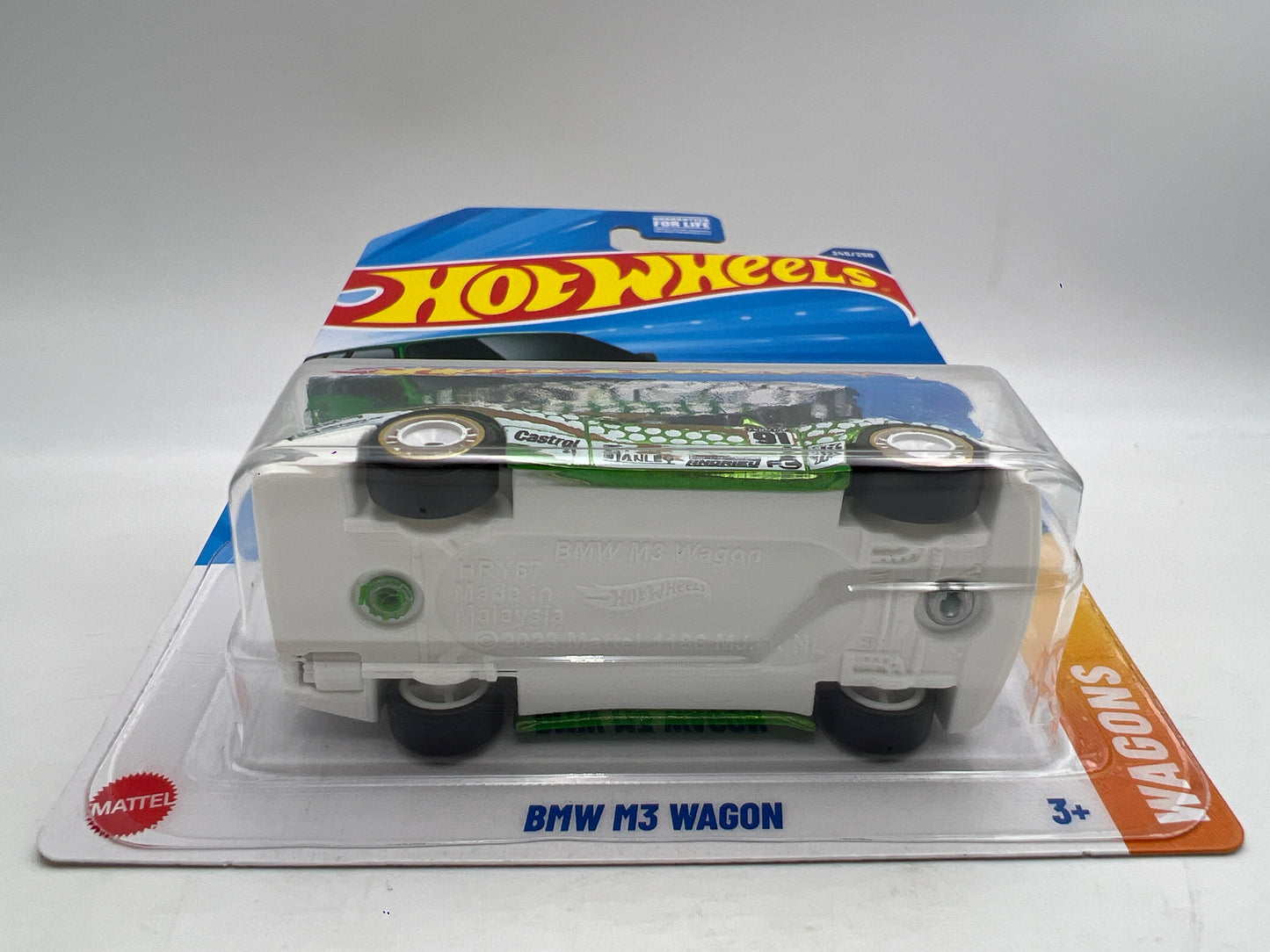 2025 Hot Wheels Super Treasure Hunt #245 BMW M3 Wagon Green W/Protector