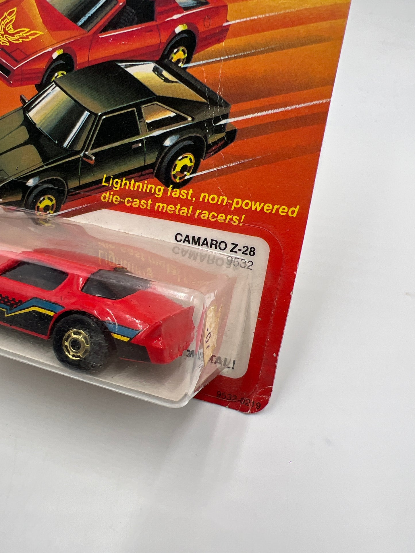 Hot Wheels Original 1982 The Hot Ones #9532 Camaro Z-28 Red W/Protector