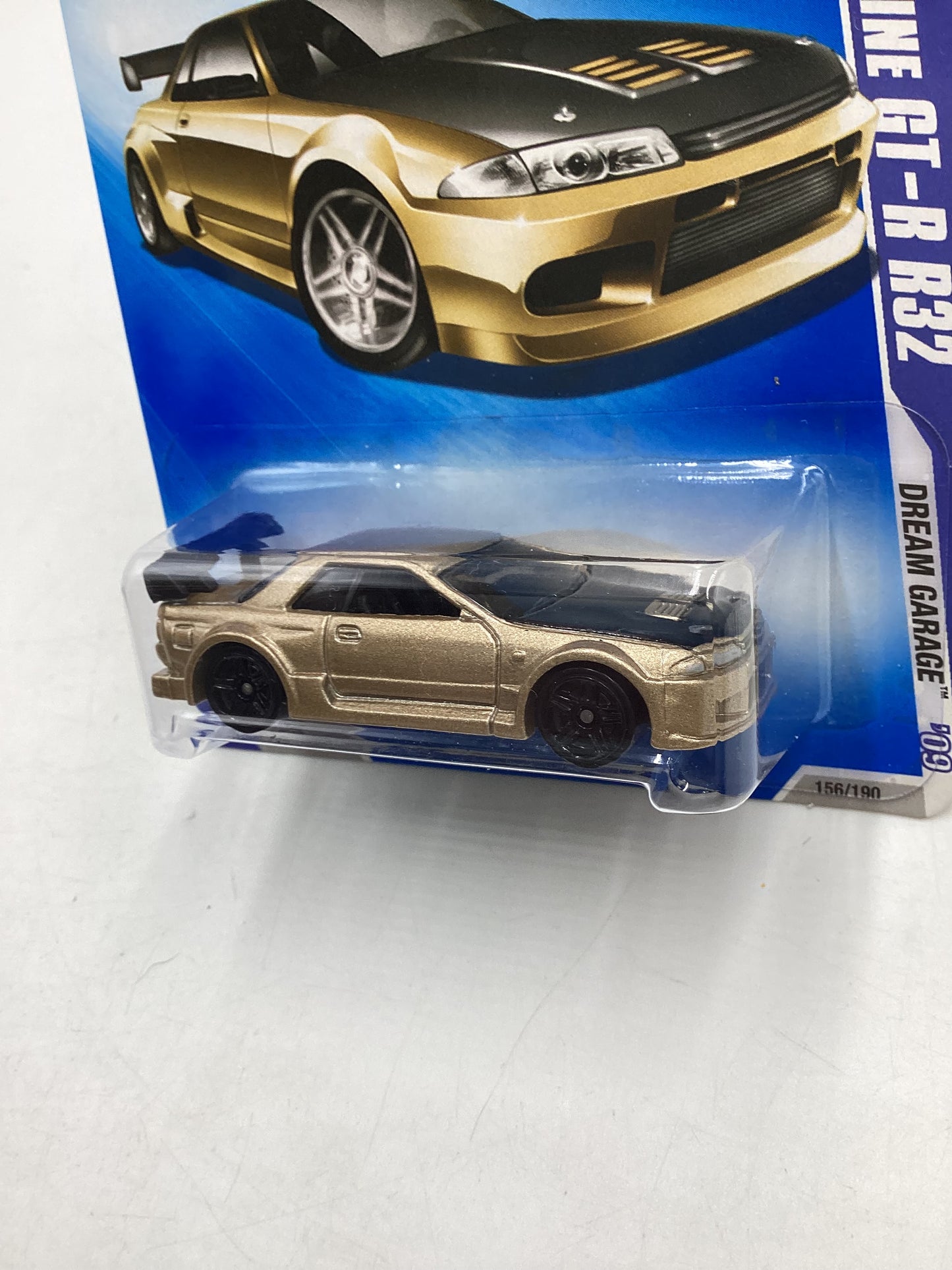 2009 Hot Wheels #156 Nissan Skyline GT-R R32 Gold  W/Protector