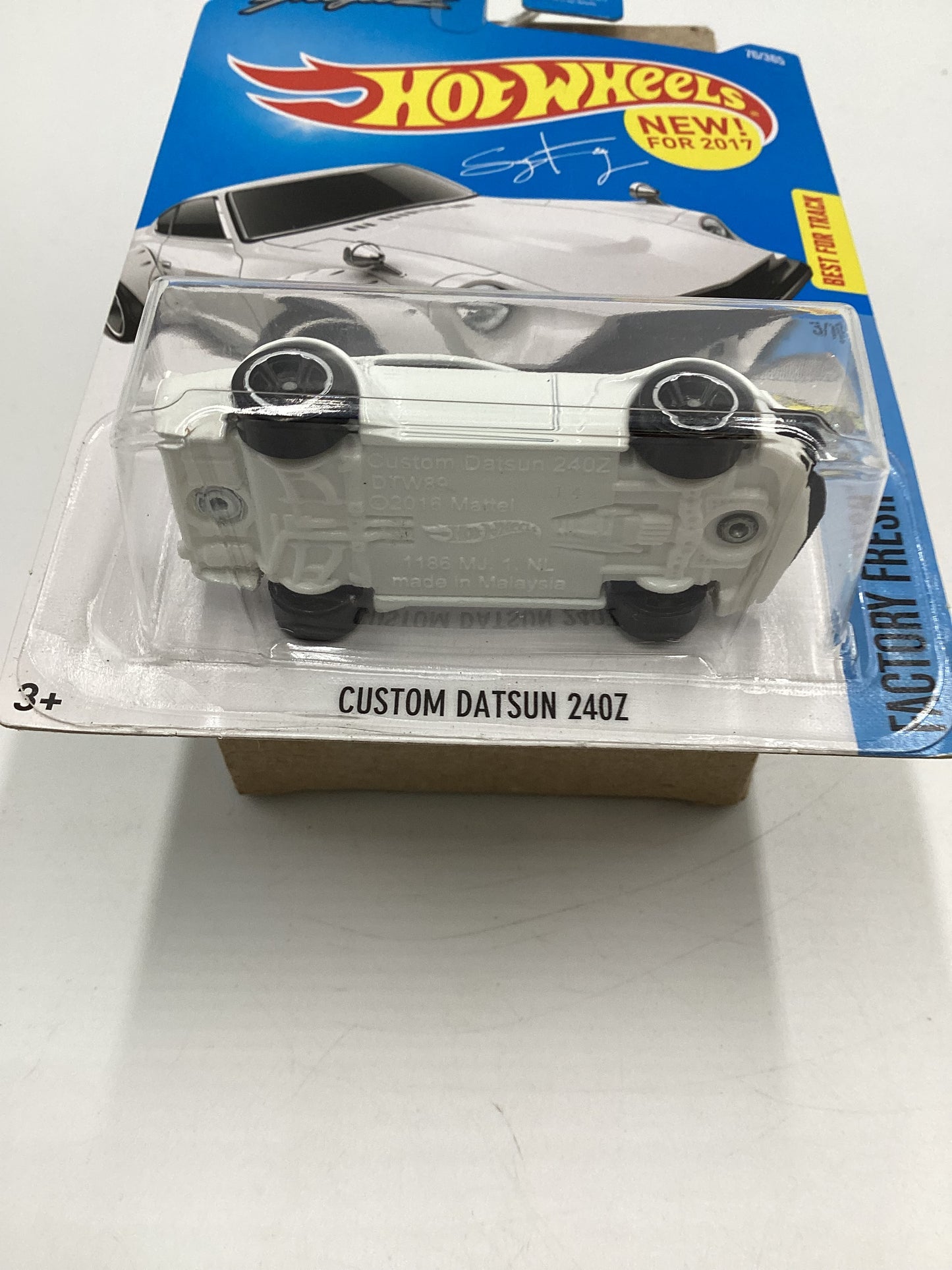 2017 Hot Wheels Factory Fresh #76 Custom Datsun 240Z White 88G