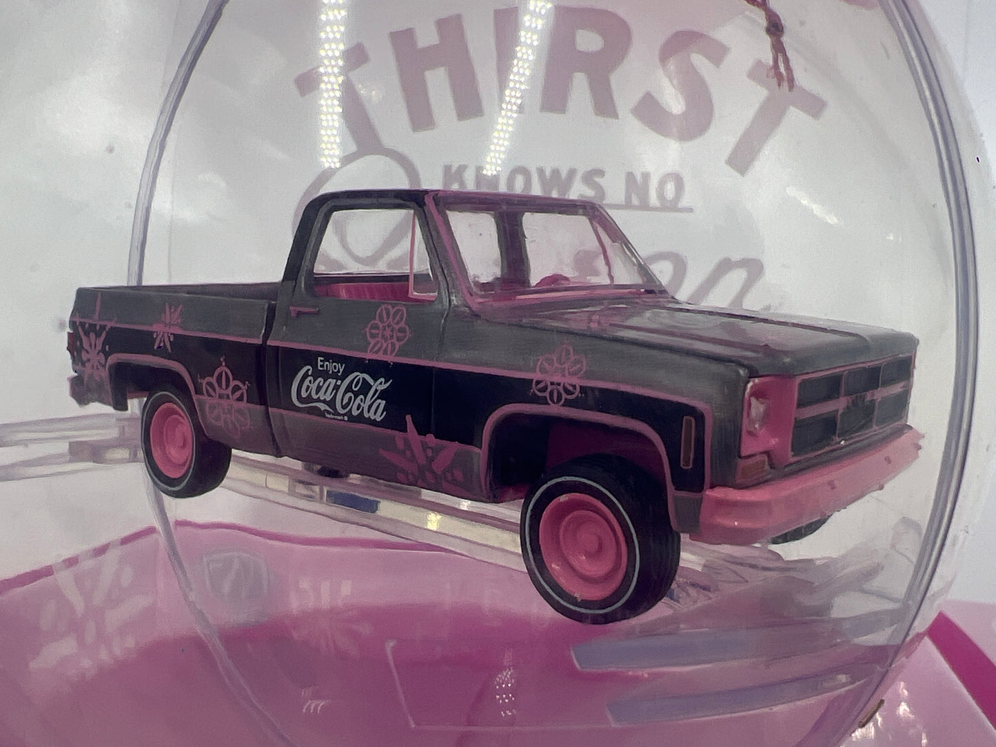 2025 M2 Machines Coca Cola Holiday Christmas Ornaments RAW CHASE 1/250 1976 GMC Sierra Grande 15