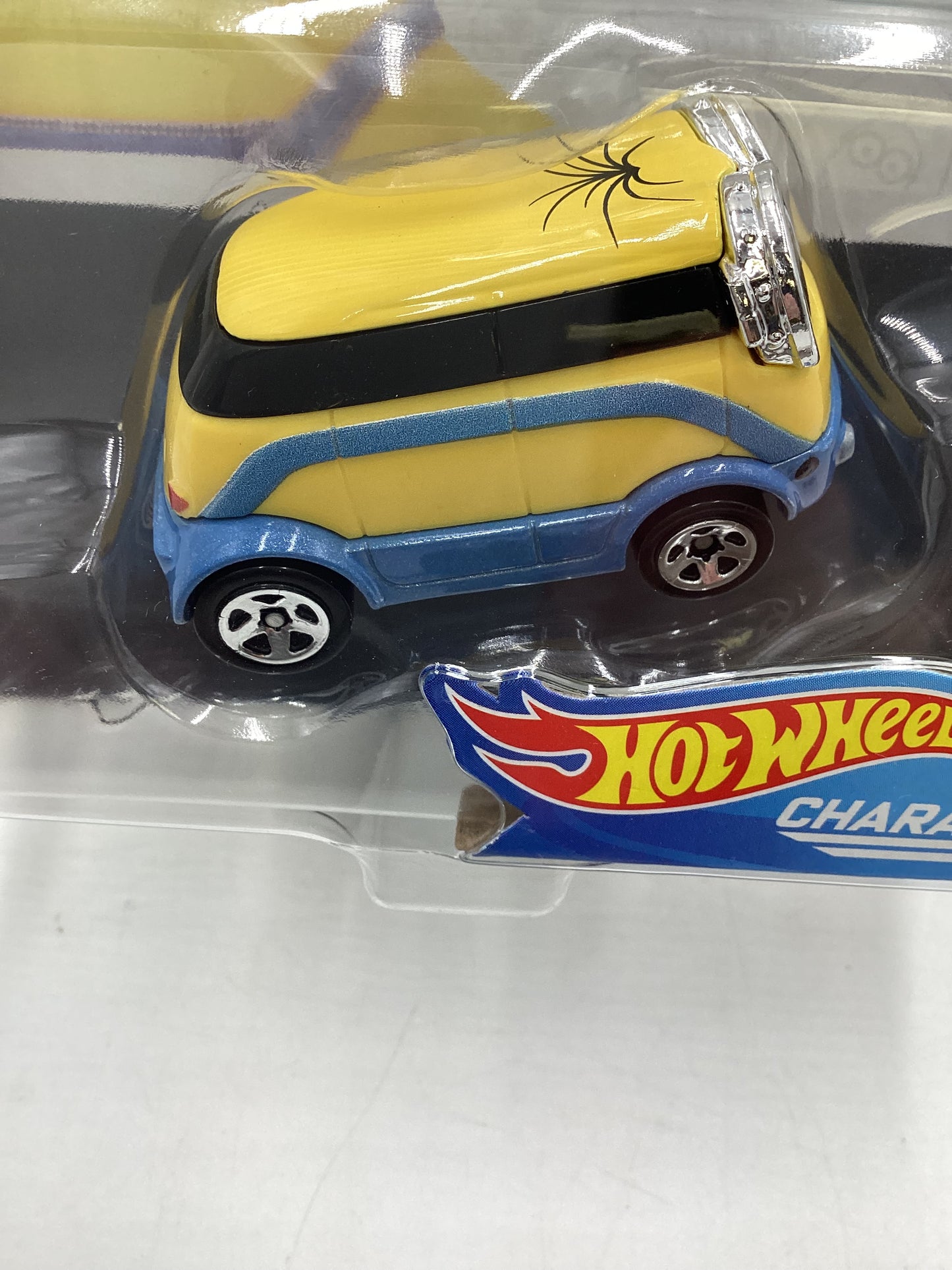 2018 Hot Wheels Character cars Minions Kevin 2/6 111A