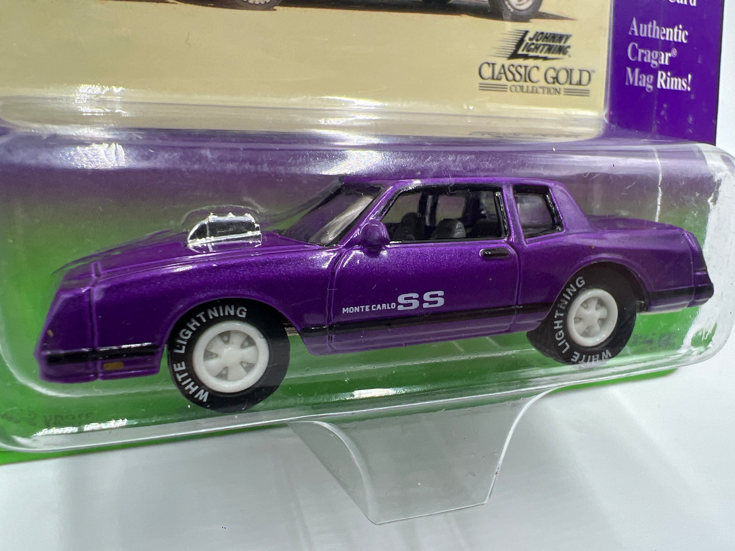 Johnny Lightning White Lightning Chase Classic Gold Collection #16 1984 Monte Carlo SS Purple