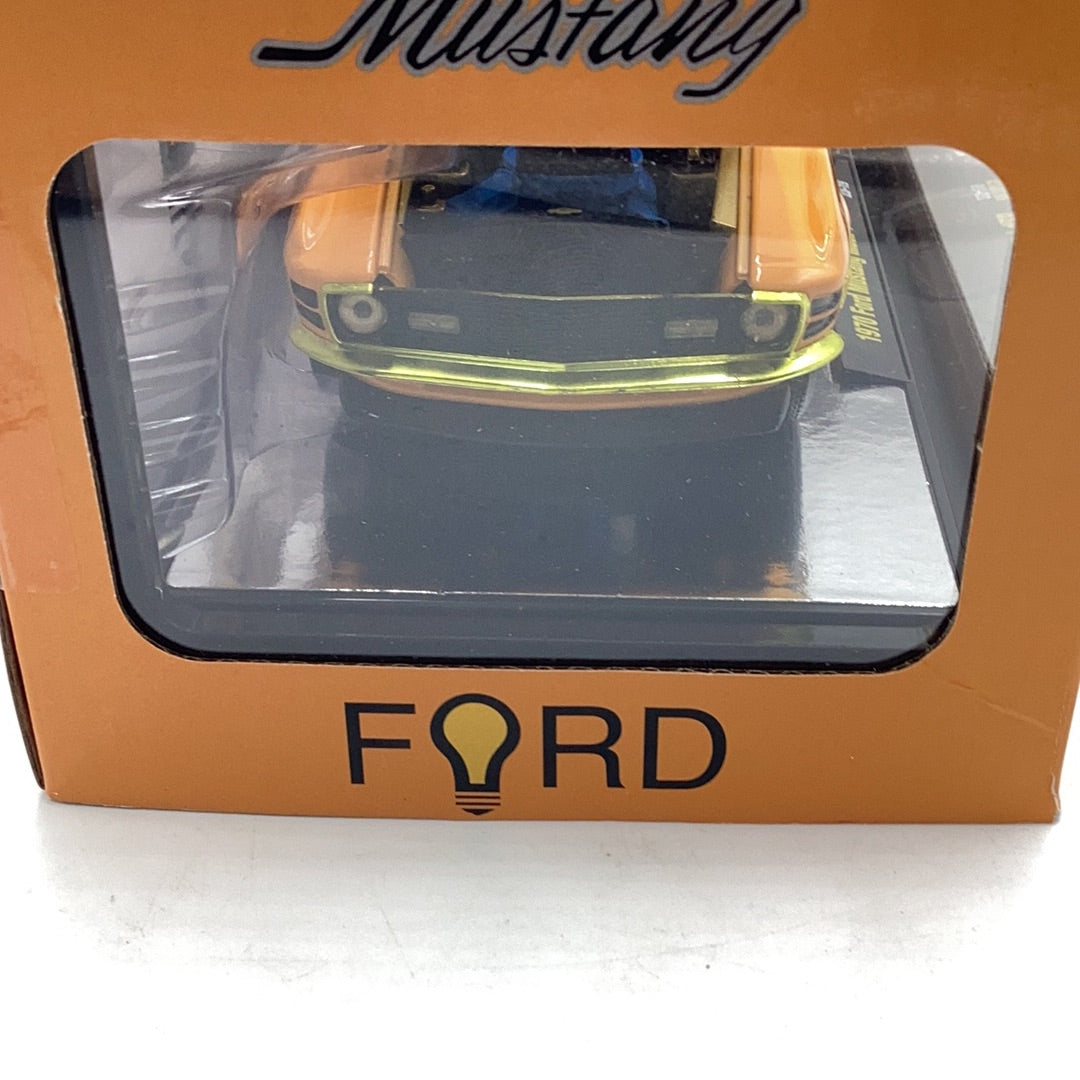 M2 Machines 1/24 chase 1970 Ford Mustang Mach 1 428 R109