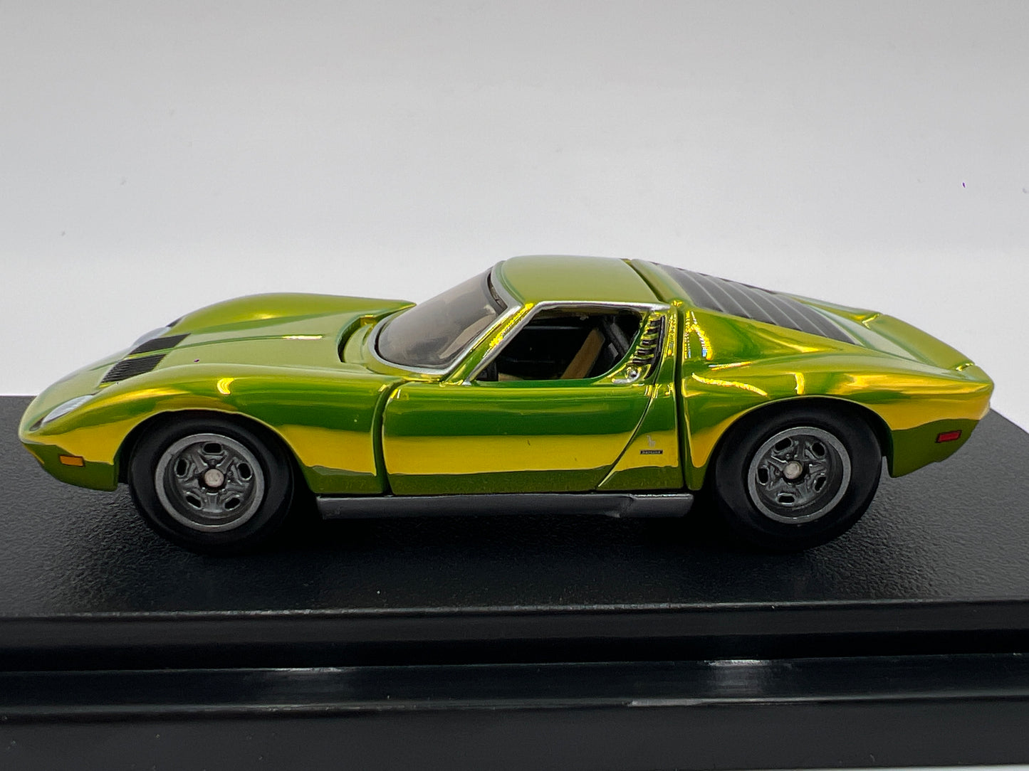 2025 Hot Wheels RLC 71 Lamborghini Miura P400 SV Antifreeze Green