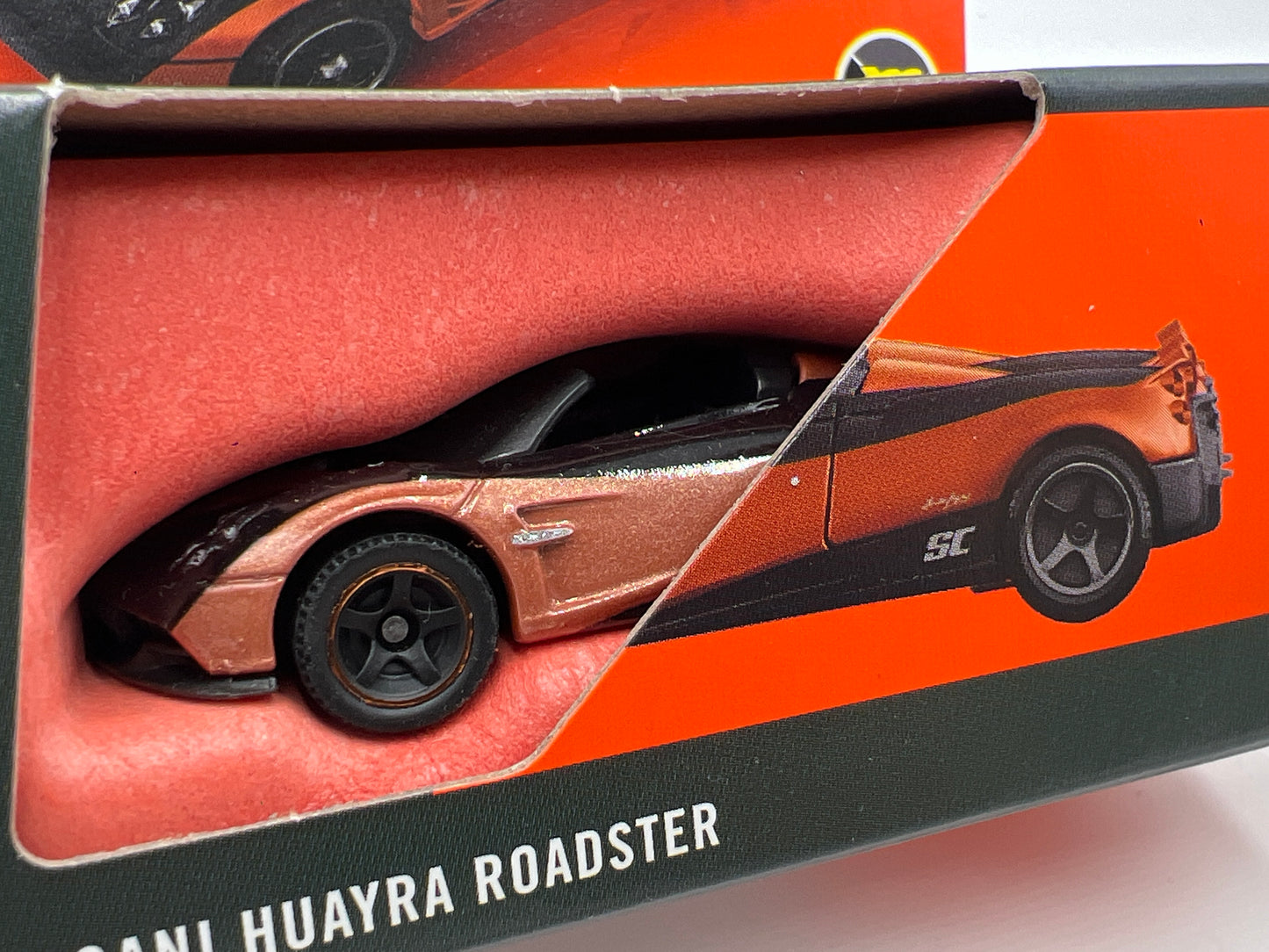 Matchbox Moving Parts Super Chase 2018 Pagani Huayra Roadster Orange