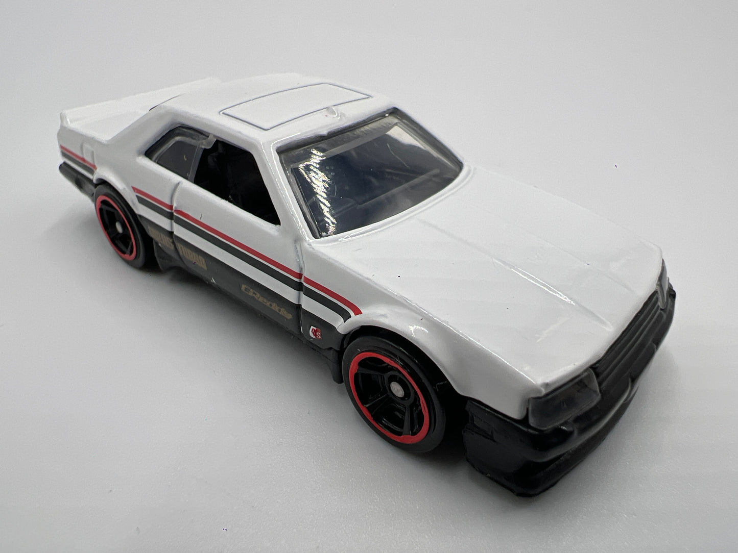 Hot Wheels 1/64 82 Nissan Skyline R30 White Loose