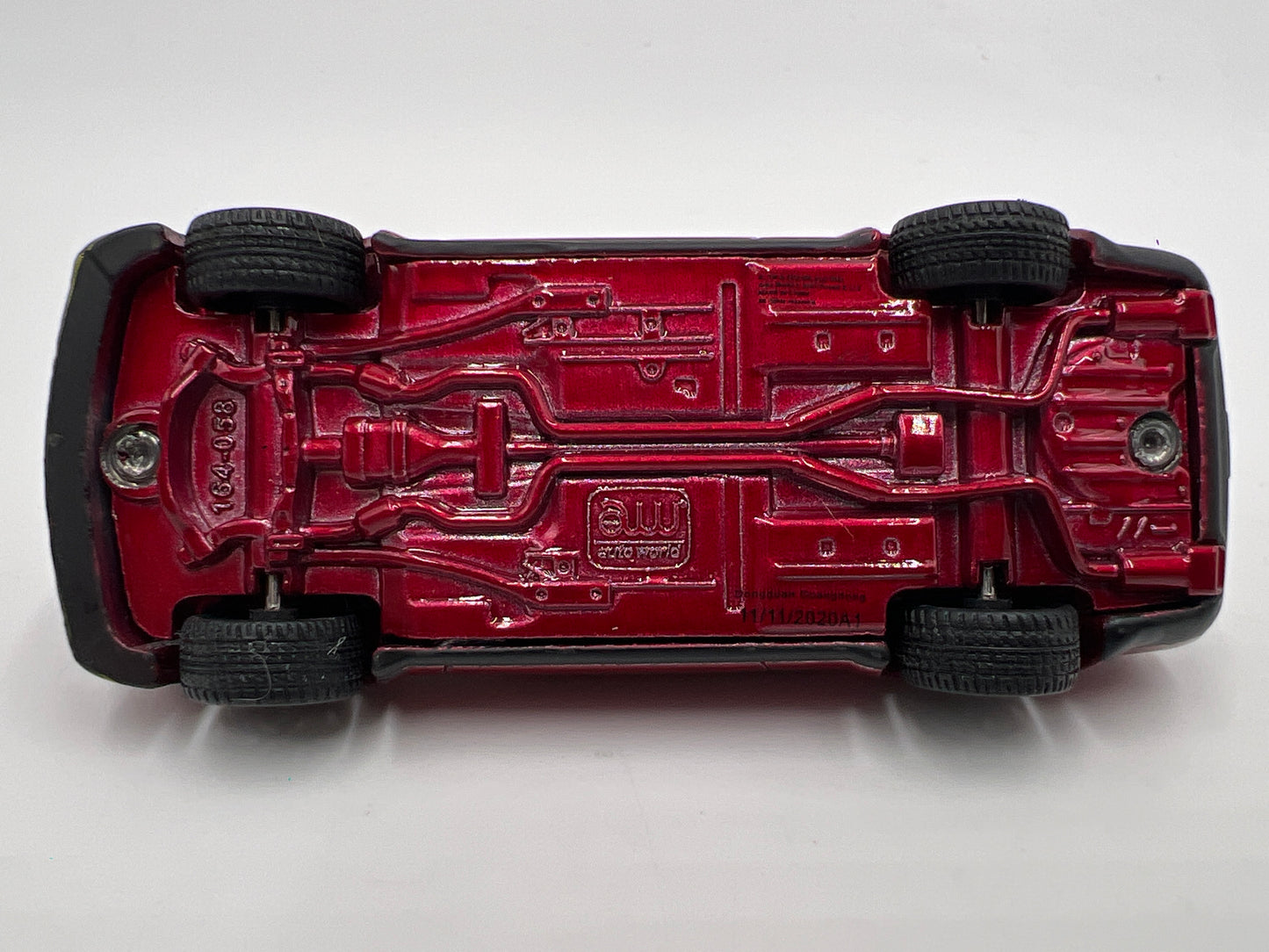 Auto World 1/64 Ultra Red Chase 2019 Dodge Challenger R/T Scat Pack Red Loose