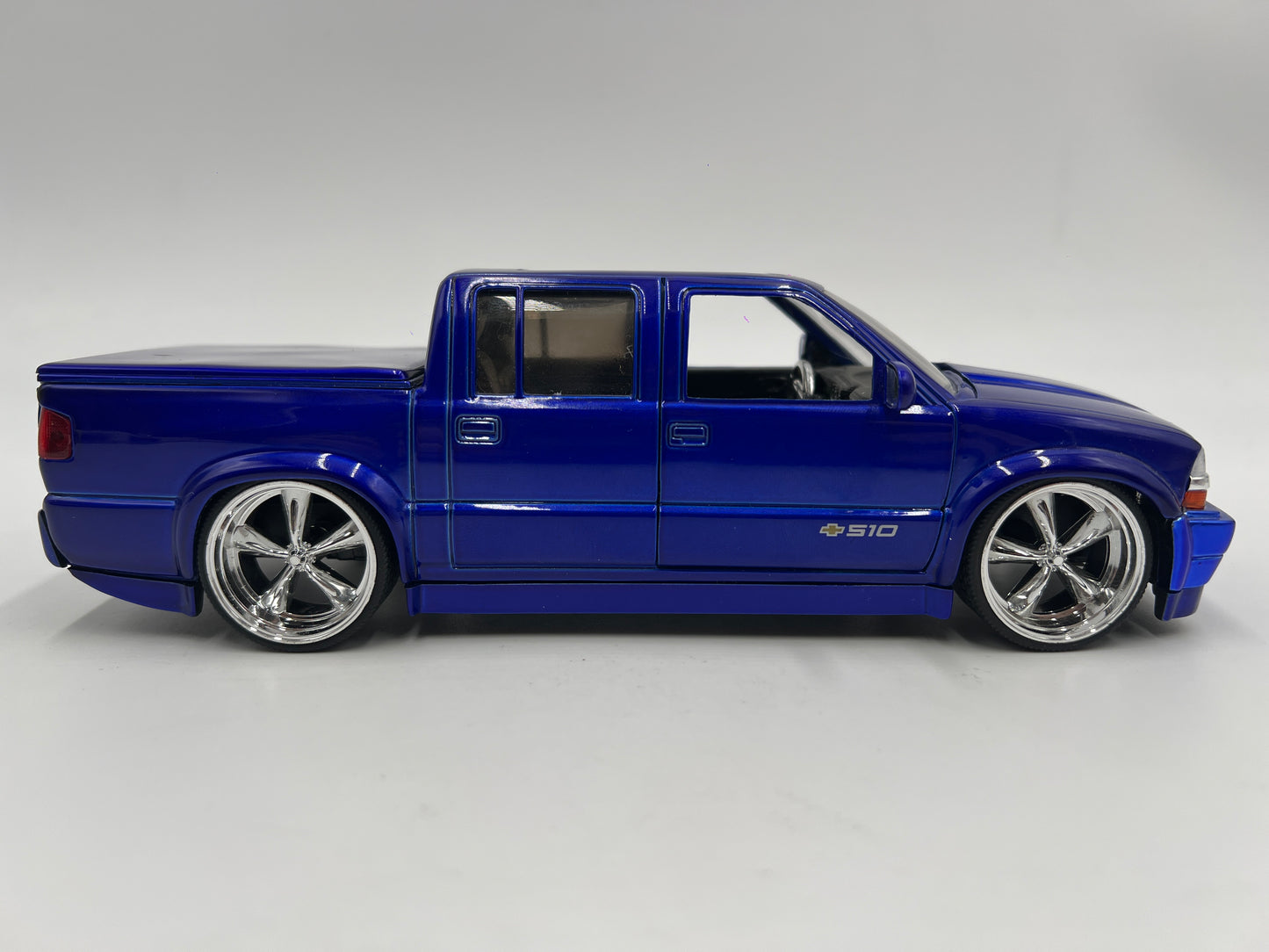 Jada 1/24 Scale Dub City 2000 Chevrolet S-10 Blue Loose