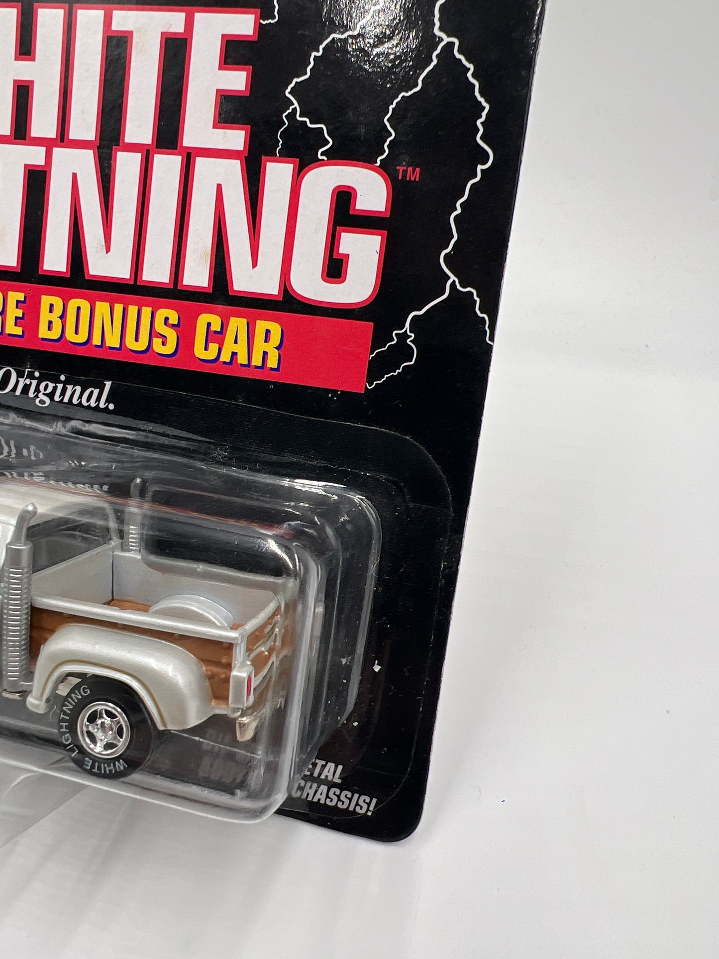 Johnny Lightning White Lightning Chase Truckin America #142 1978 Dodge Lil Red Express Truck White