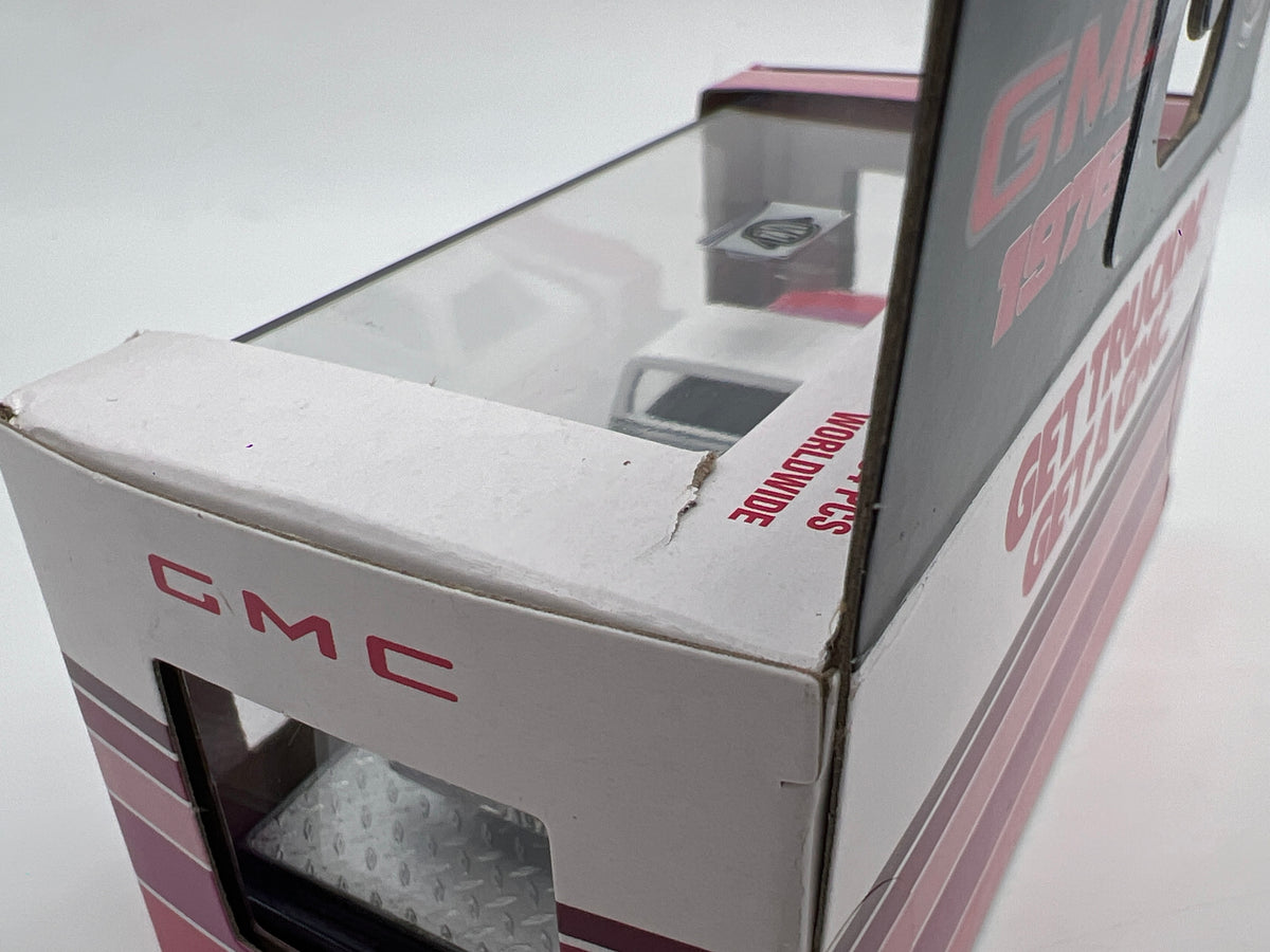 M2 Machines S123 OReillys Exclusive 1976 GMC Sierra Grande 15 White/Pink